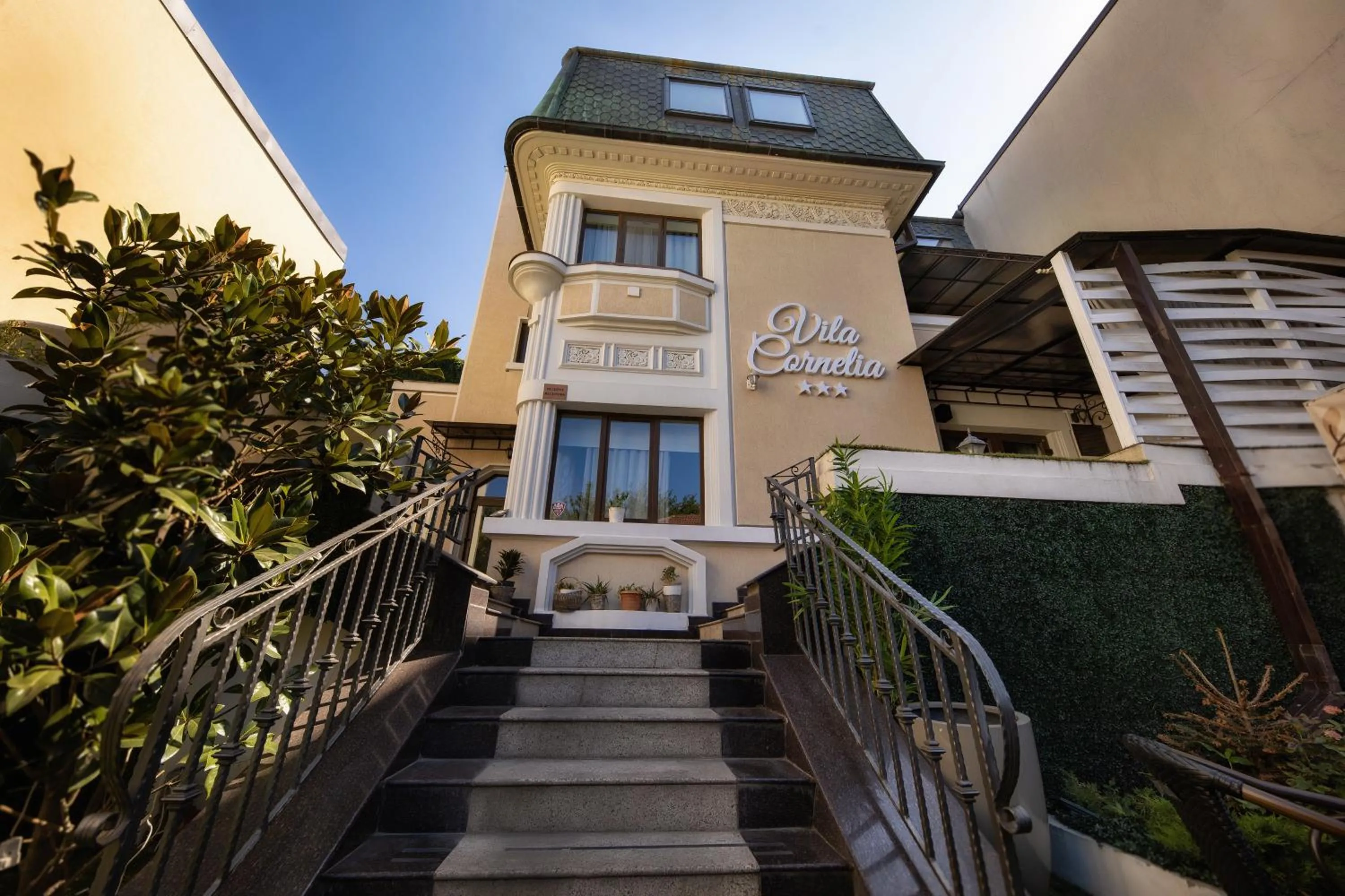 Property building in Carol Boutique - Vila Cornelia