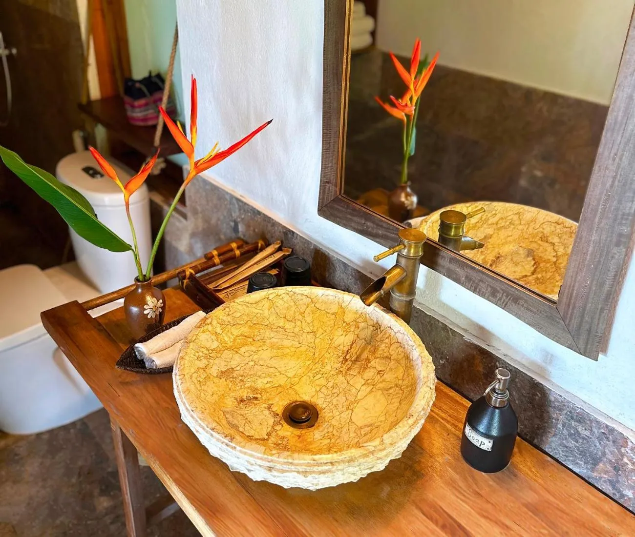 Shower in PU LUONG BOUTIQUE GARDEN