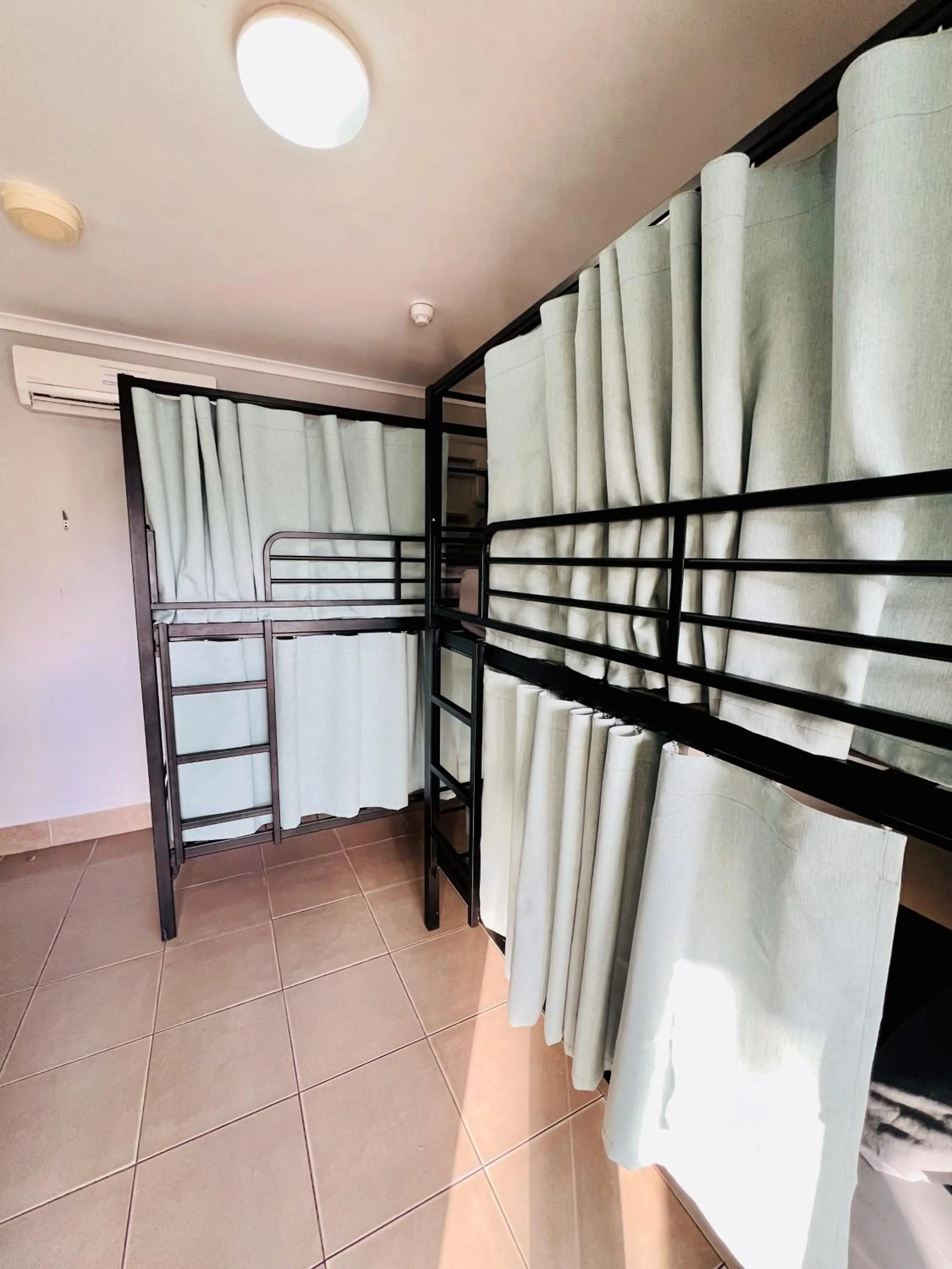 Bed in Noosa Flashpackers