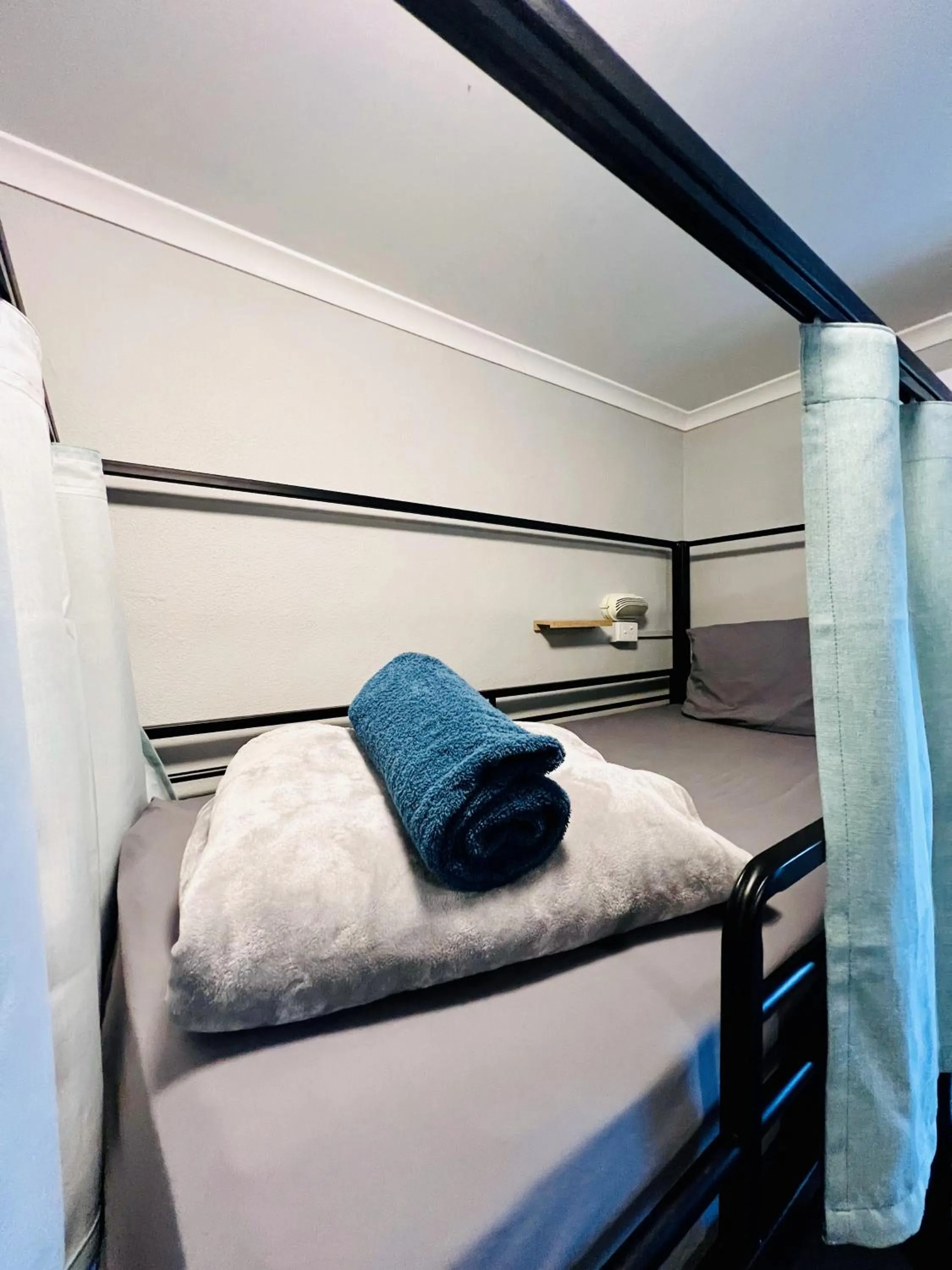 Bed in Noosa Flashpackers