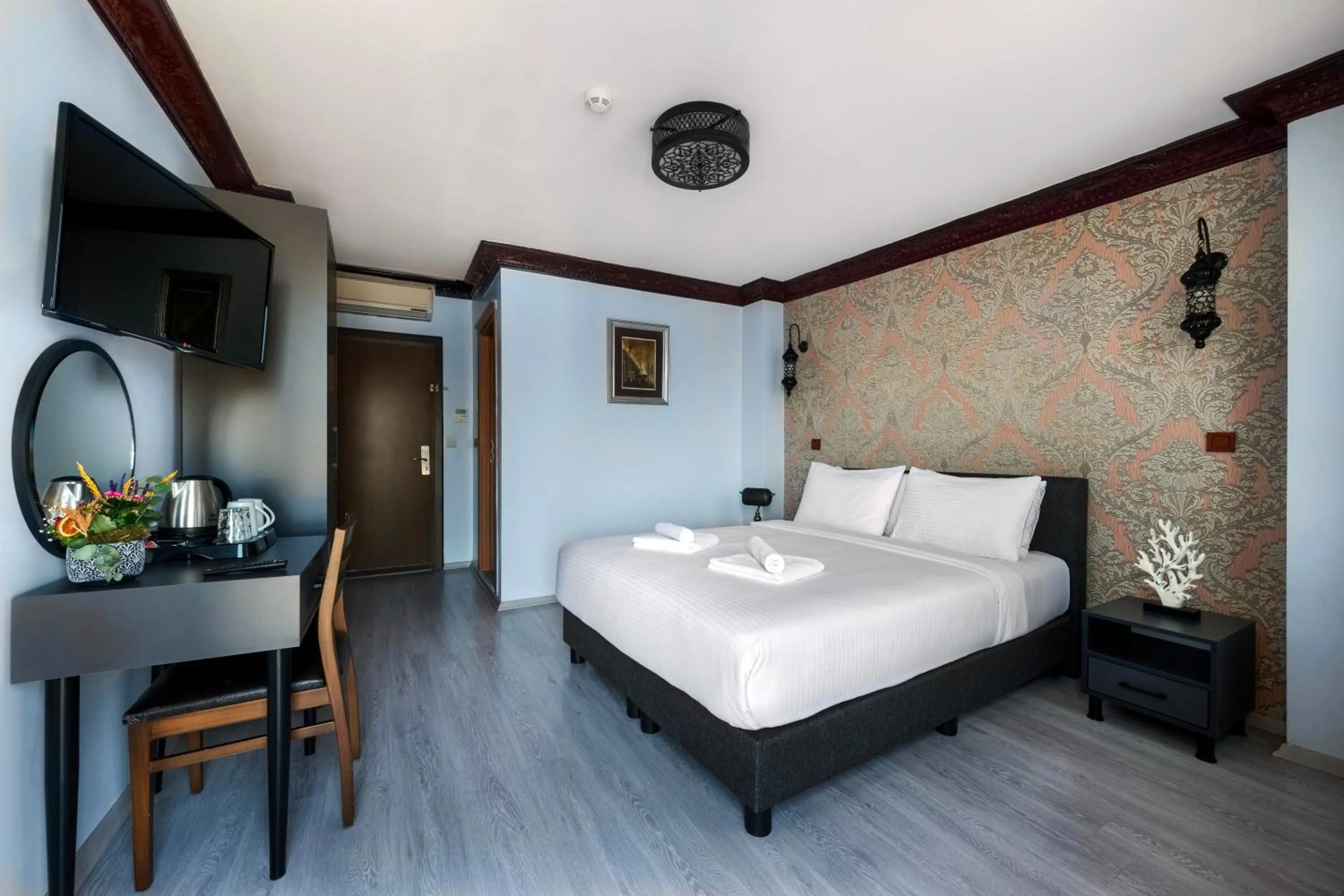 Photo of the whole room, Bed in Mytra Hotel