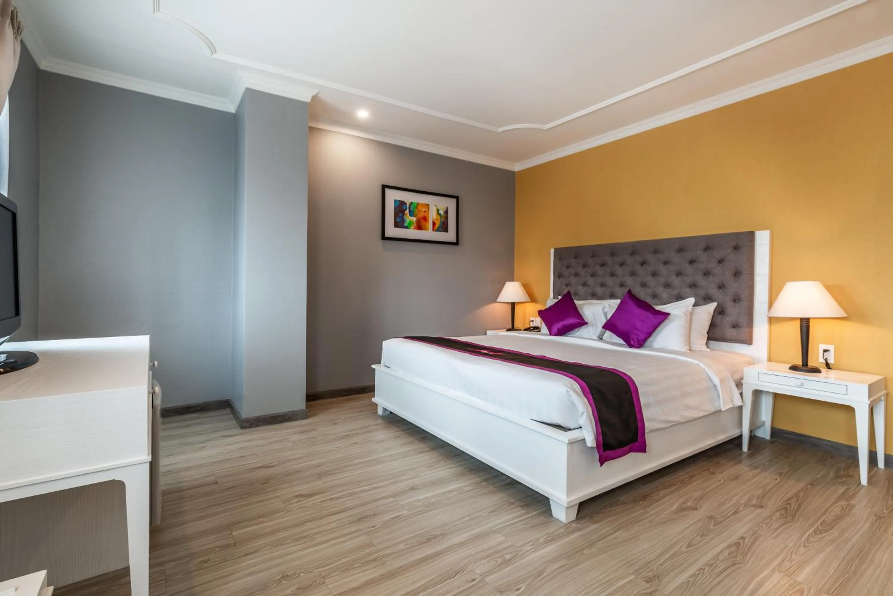 Bed in Avanti Boutique Hotel