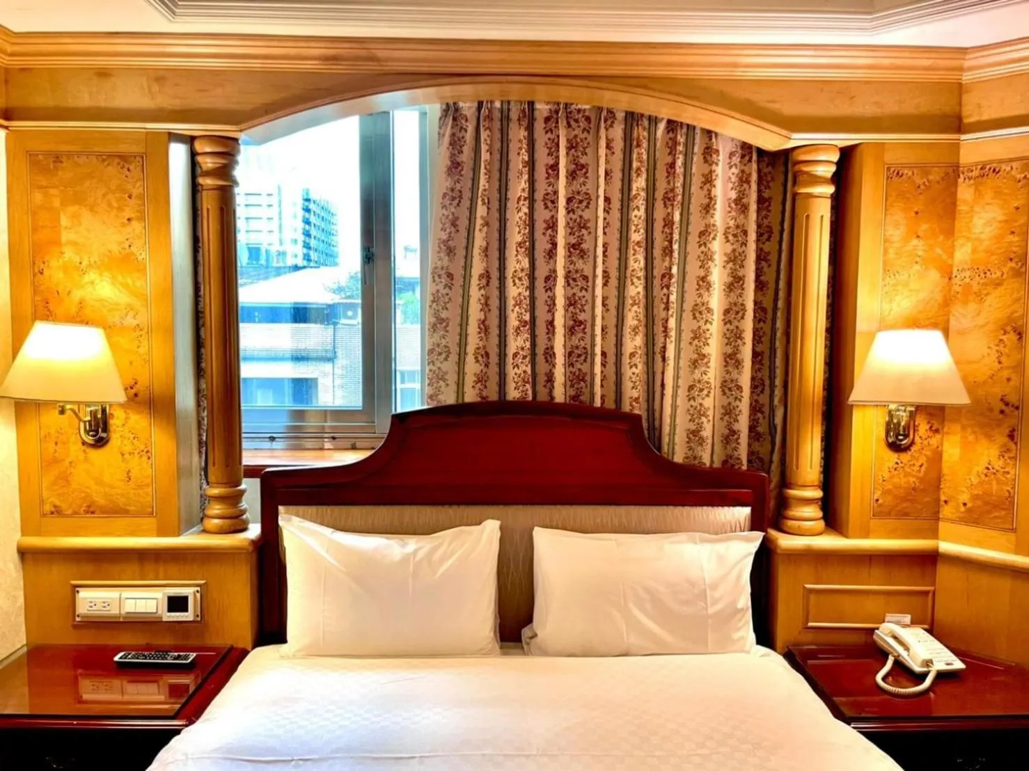 Bed in Meadow Hotel Taipei