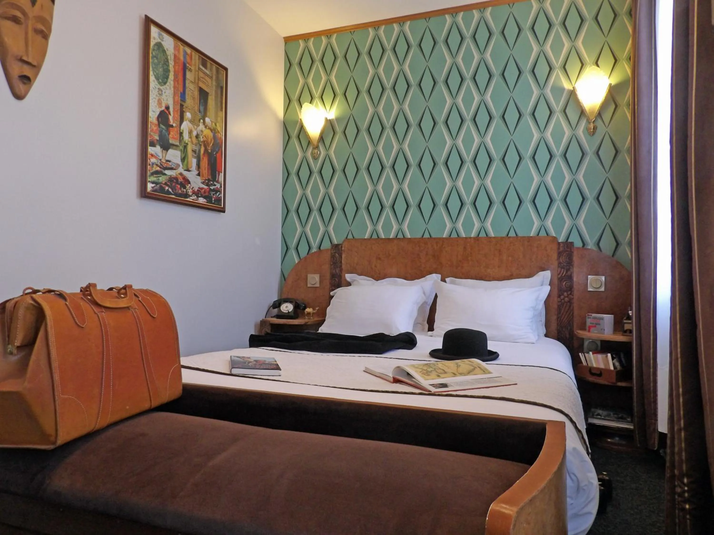 Bed in Detective Hotel