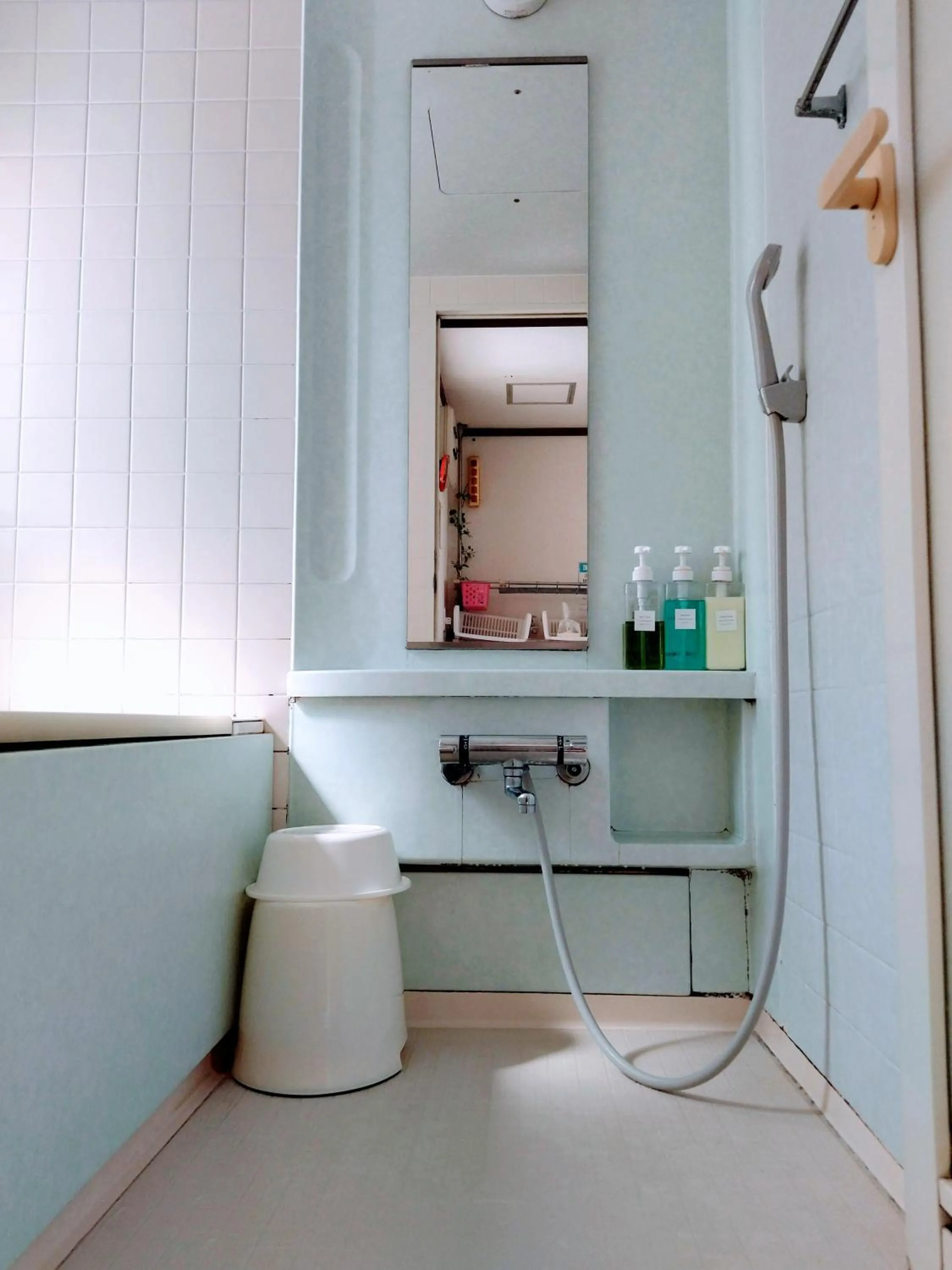 Shower in Osaka Tomato Guesthouse