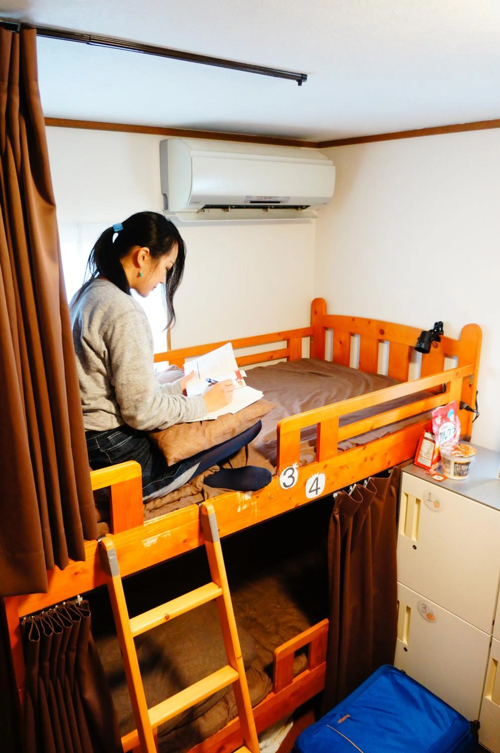 bunk bed in Osaka Tomato Guesthouse