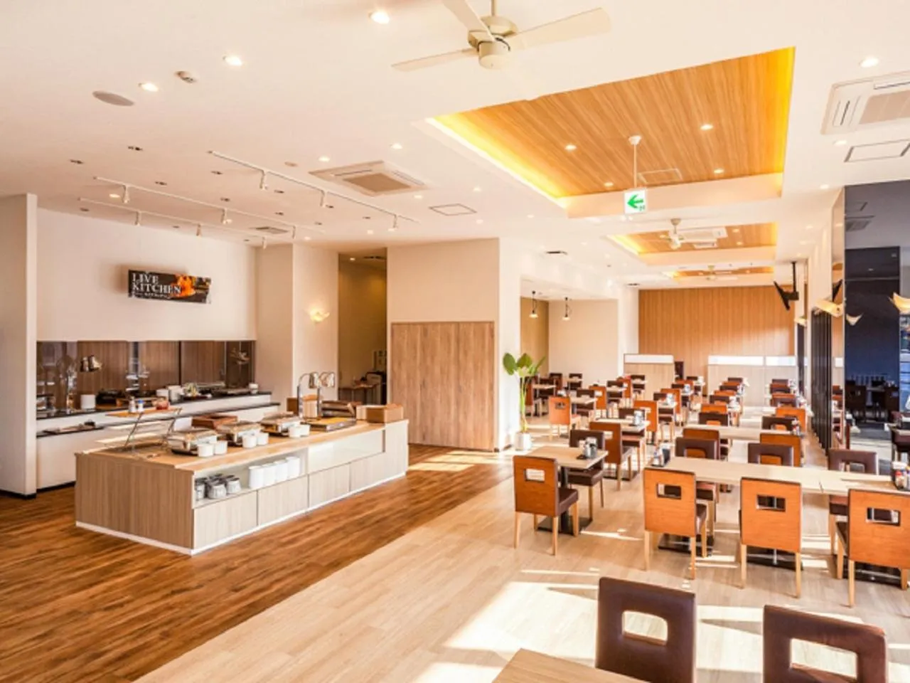 Restaurant/places to eat in LiVEMAX RESORT Miyahama Ocean View