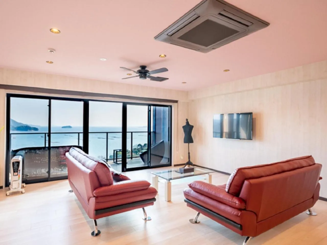 Photo of the whole room in LiVEMAX RESORT Miyahama Ocean View