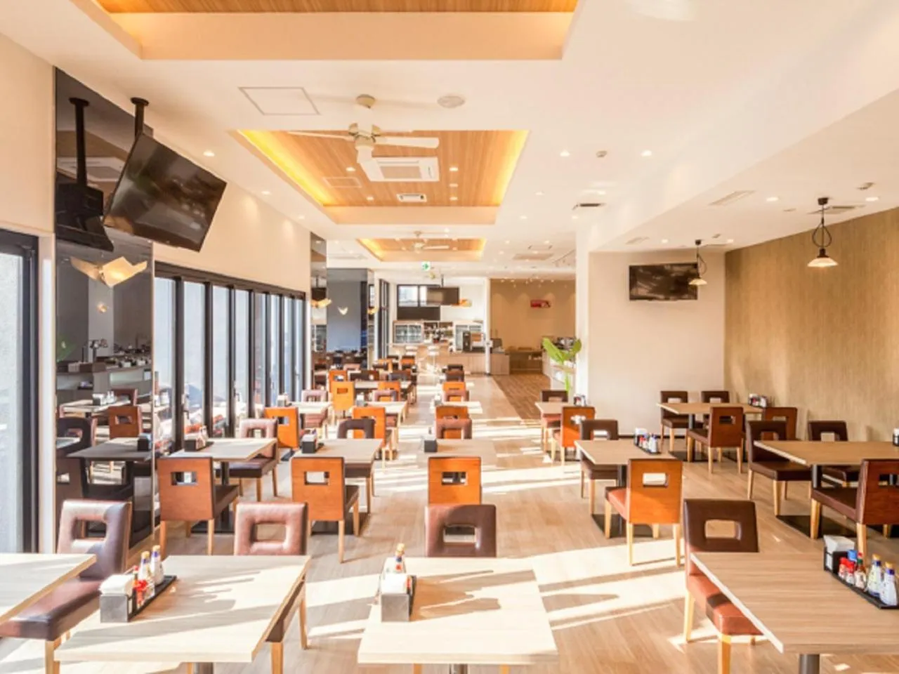 Restaurant/places to eat in LiVEMAX RESORT Miyahama Ocean View