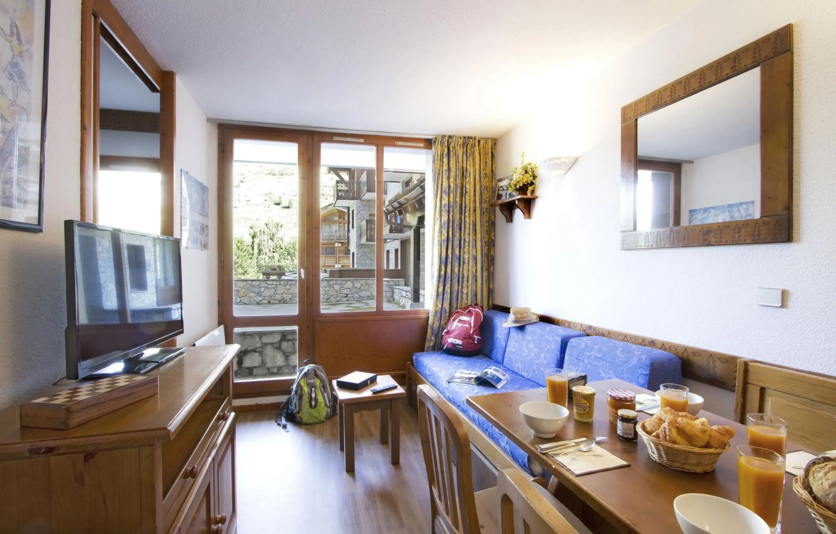 Dining area in Résidence Odalys Les Hauts du Rogoney