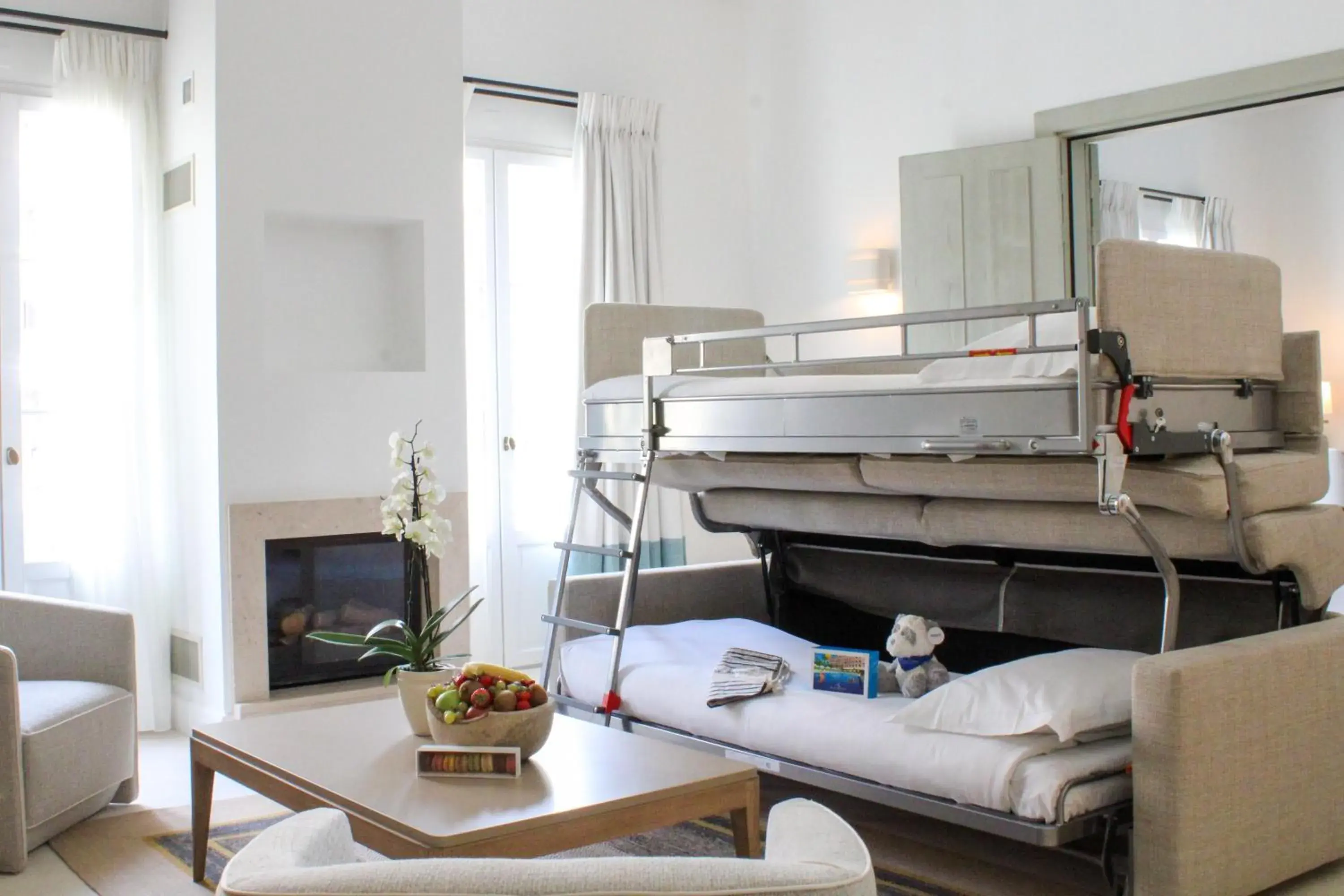 Living room, Bed in Hotel Royal-Riviera Living room, Bed in Hotel Royal-Riviera