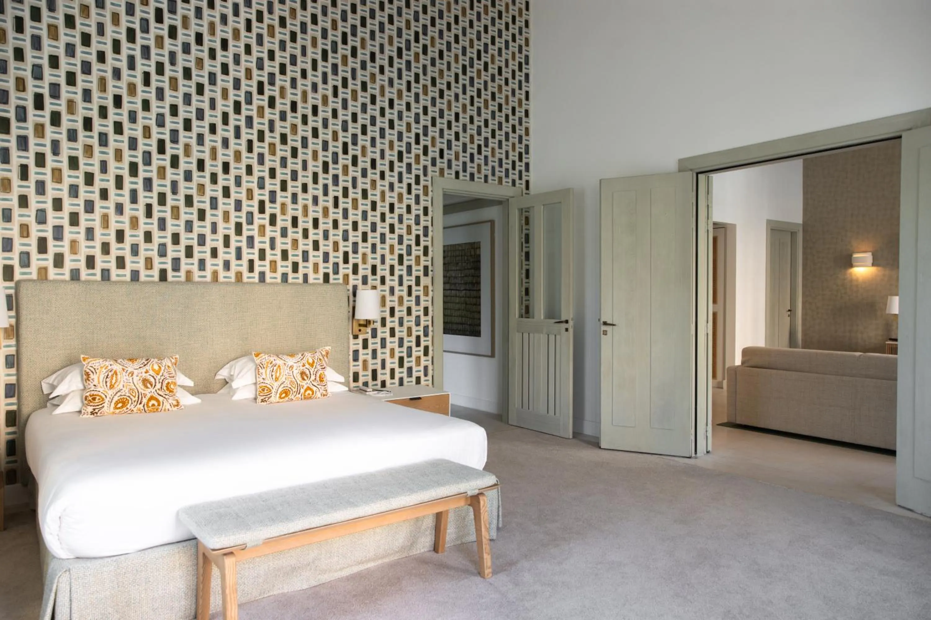 Bed in Hotel Royal-Riviera