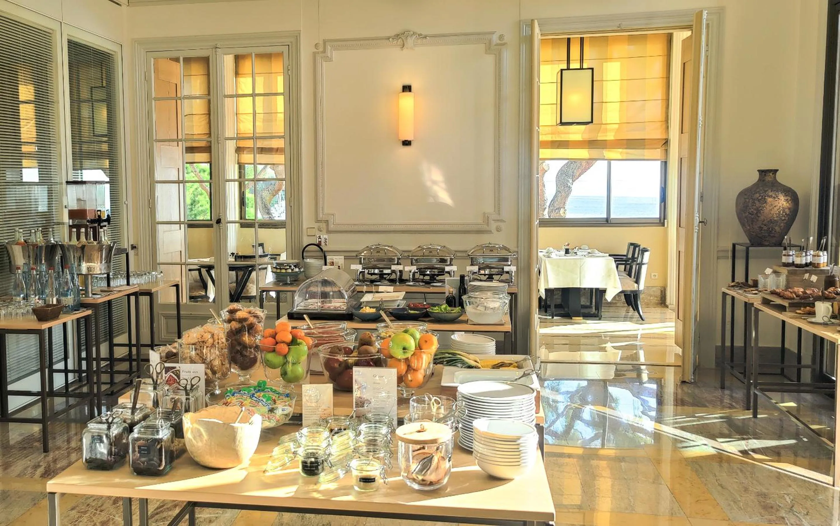 Breakfast in Hotel Royal-Riviera