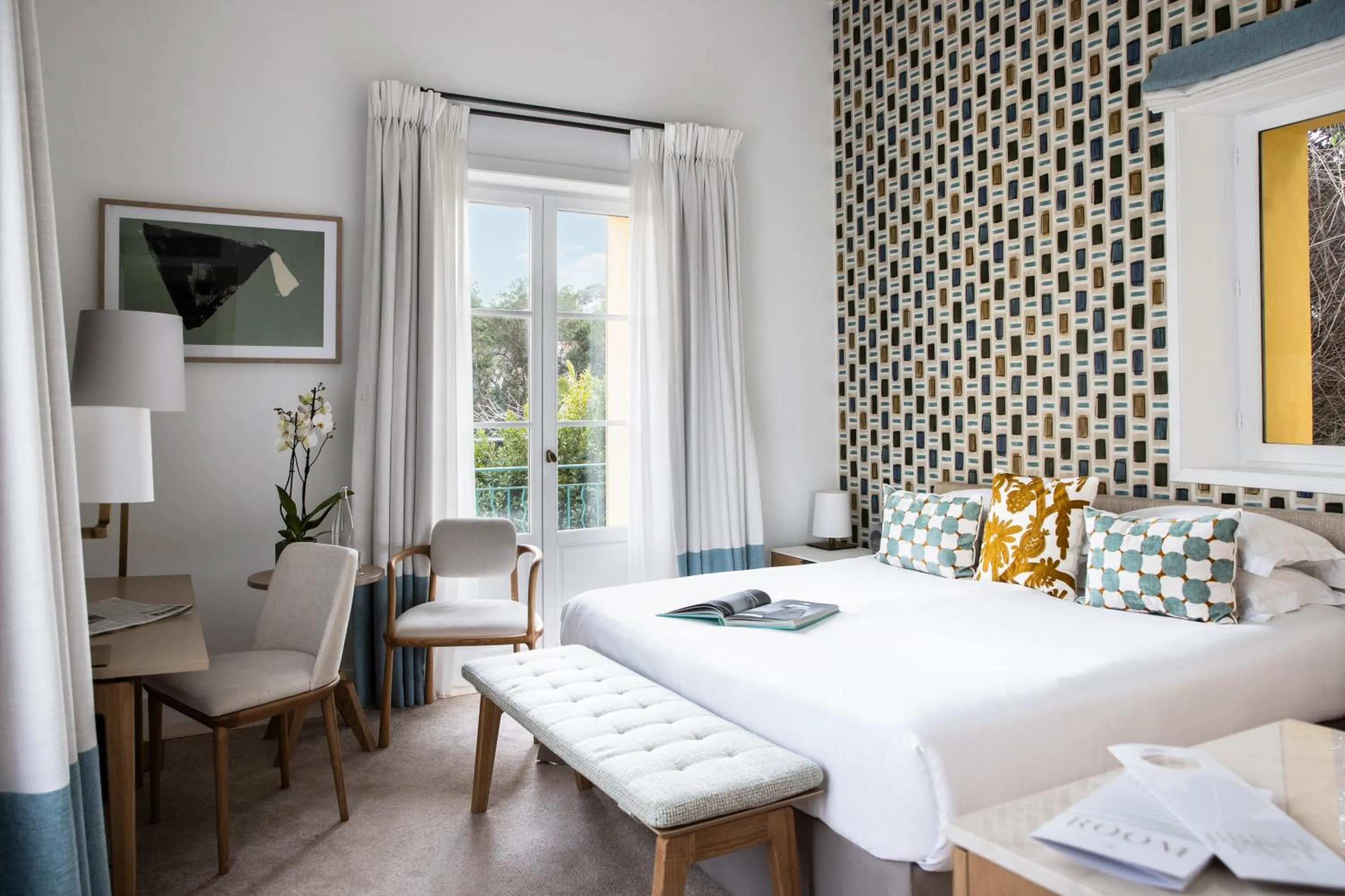 Photo of the whole room, Bed in Hotel Royal-Riviera