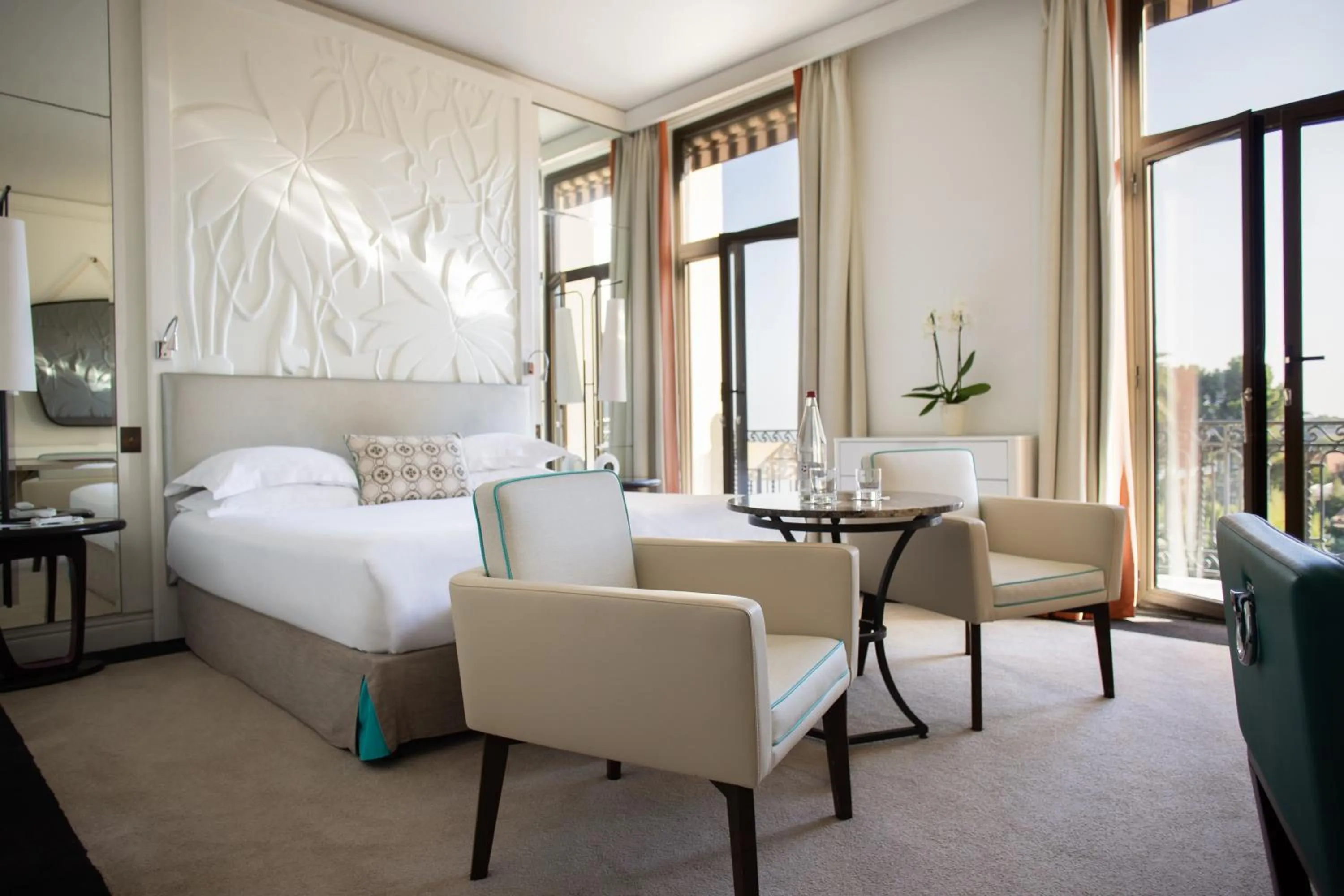 Bed in Hotel Royal-Riviera