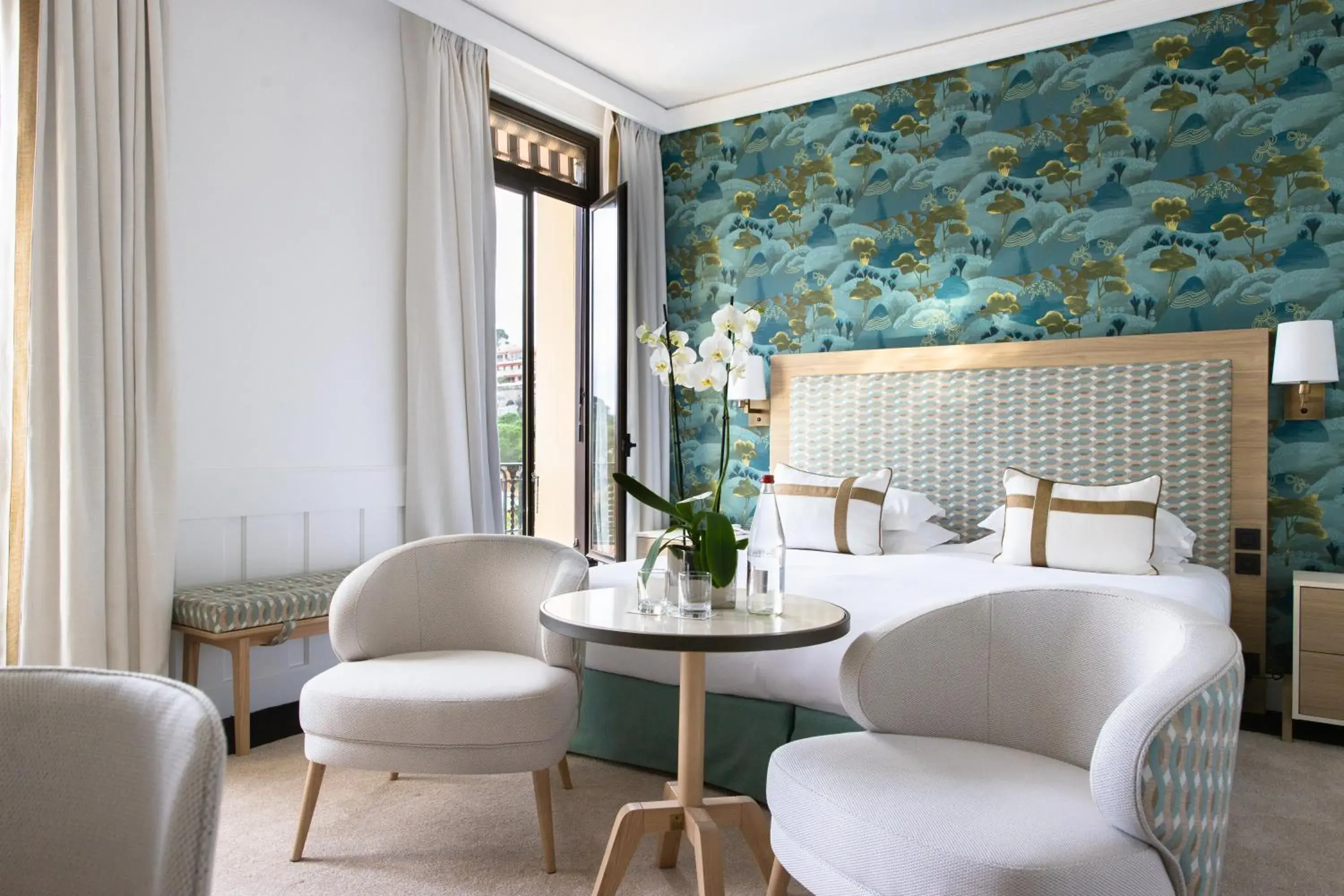 Bedroom in Hotel Royal-Riviera Bedroom in Hotel Royal-Riviera