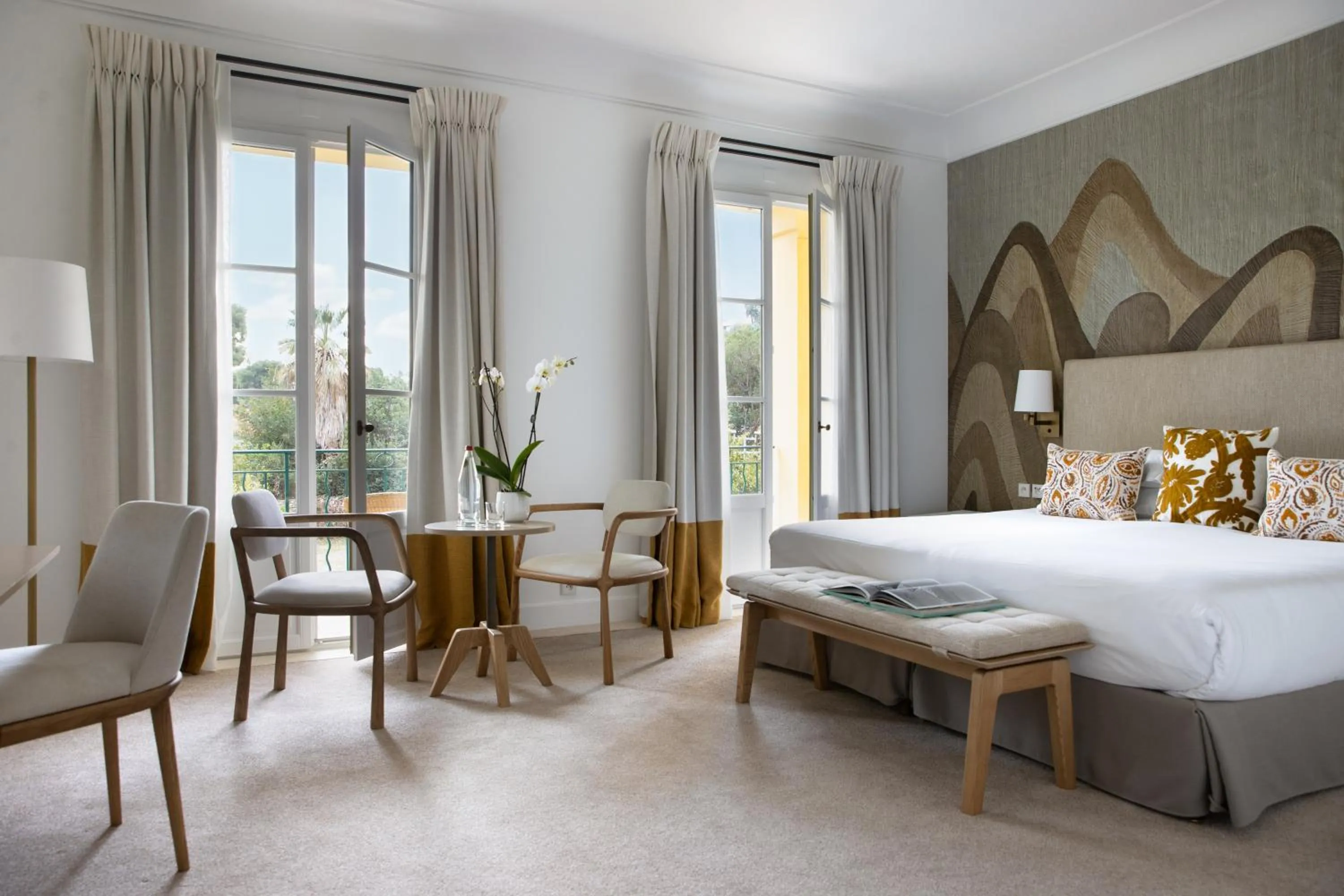 Photo of the whole room, Bed in Hotel Royal-Riviera