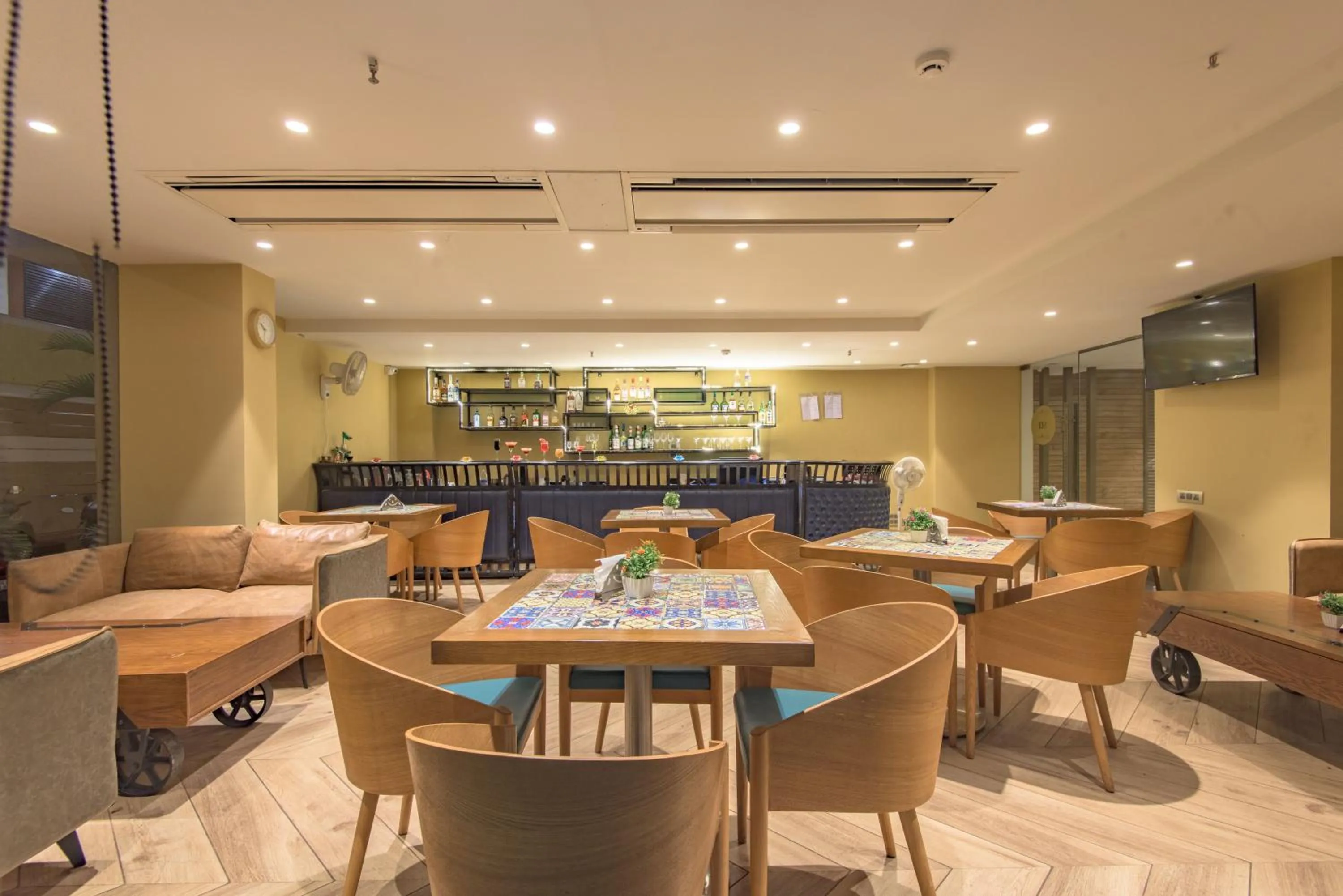 Lounge or bar in The Fern Residency Calangute-Baga, Goa