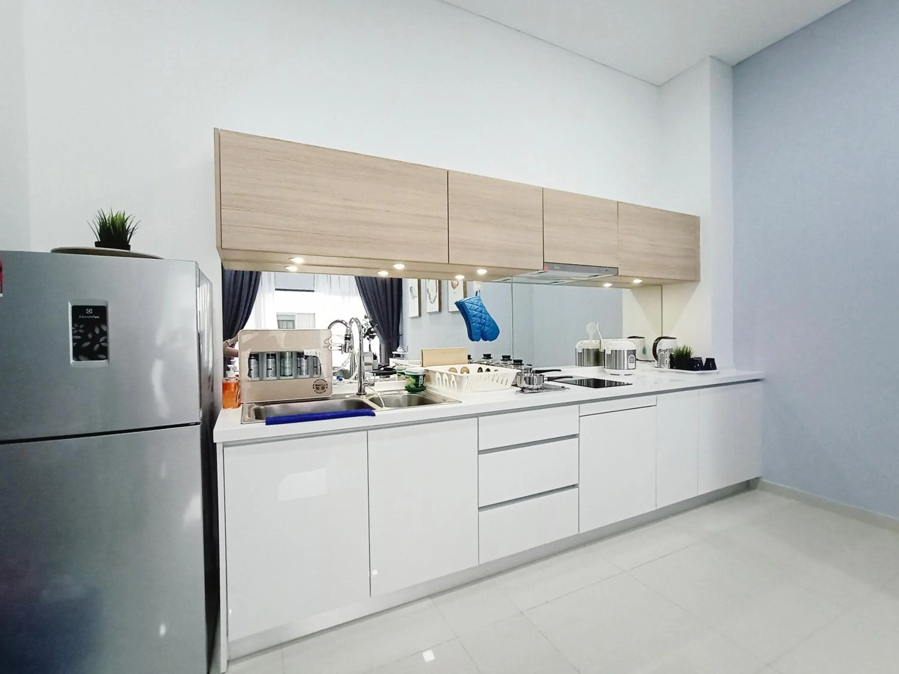 Kitchen or kitchenette in Plaza Arkadia Desa Parkcity by KLhomesweet