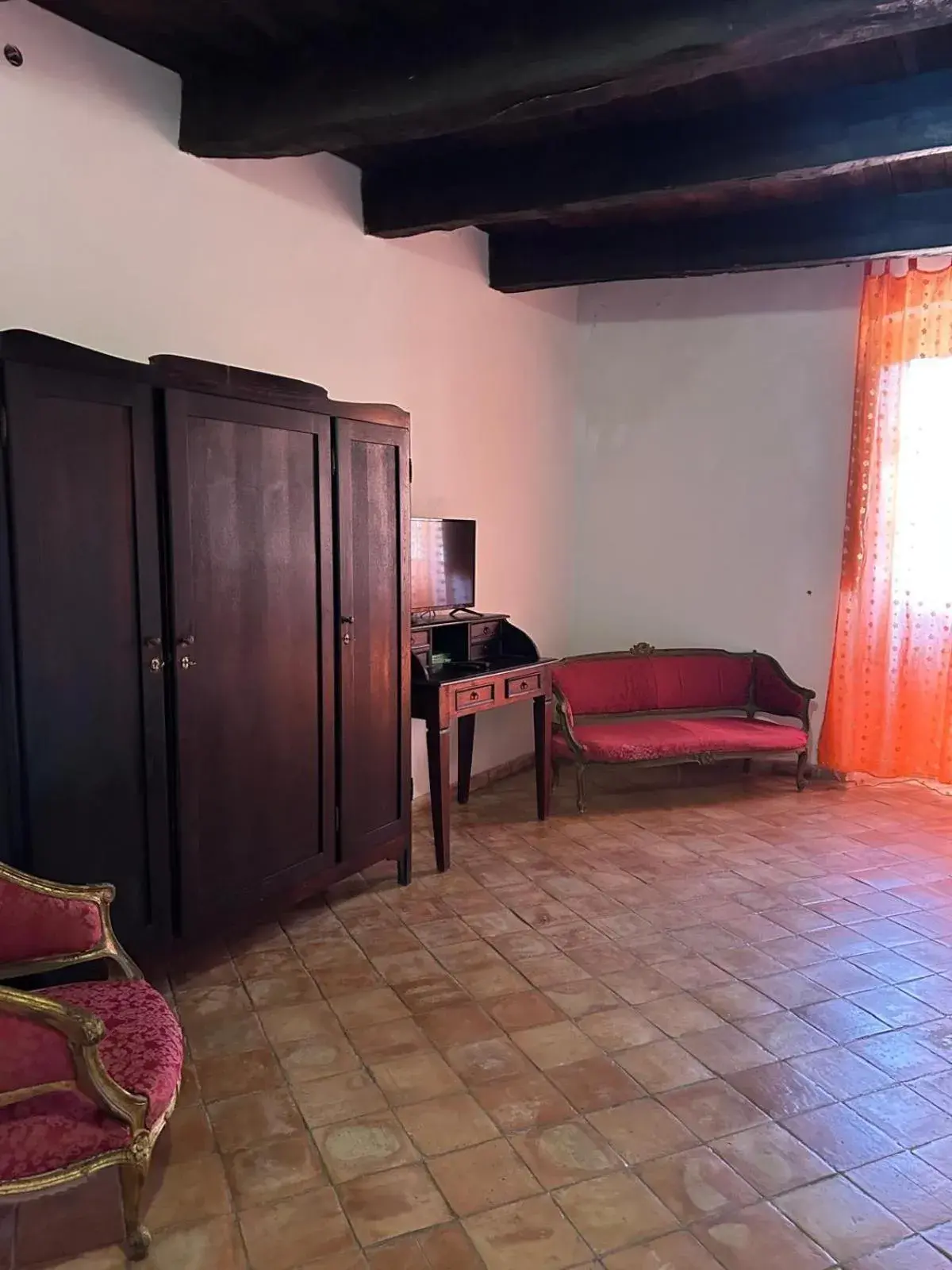 Family Room with Private Bathroom in Agriturismo L'Antico Casale Family Room with Private Bathroom in Agriturismo L'Antico Casale