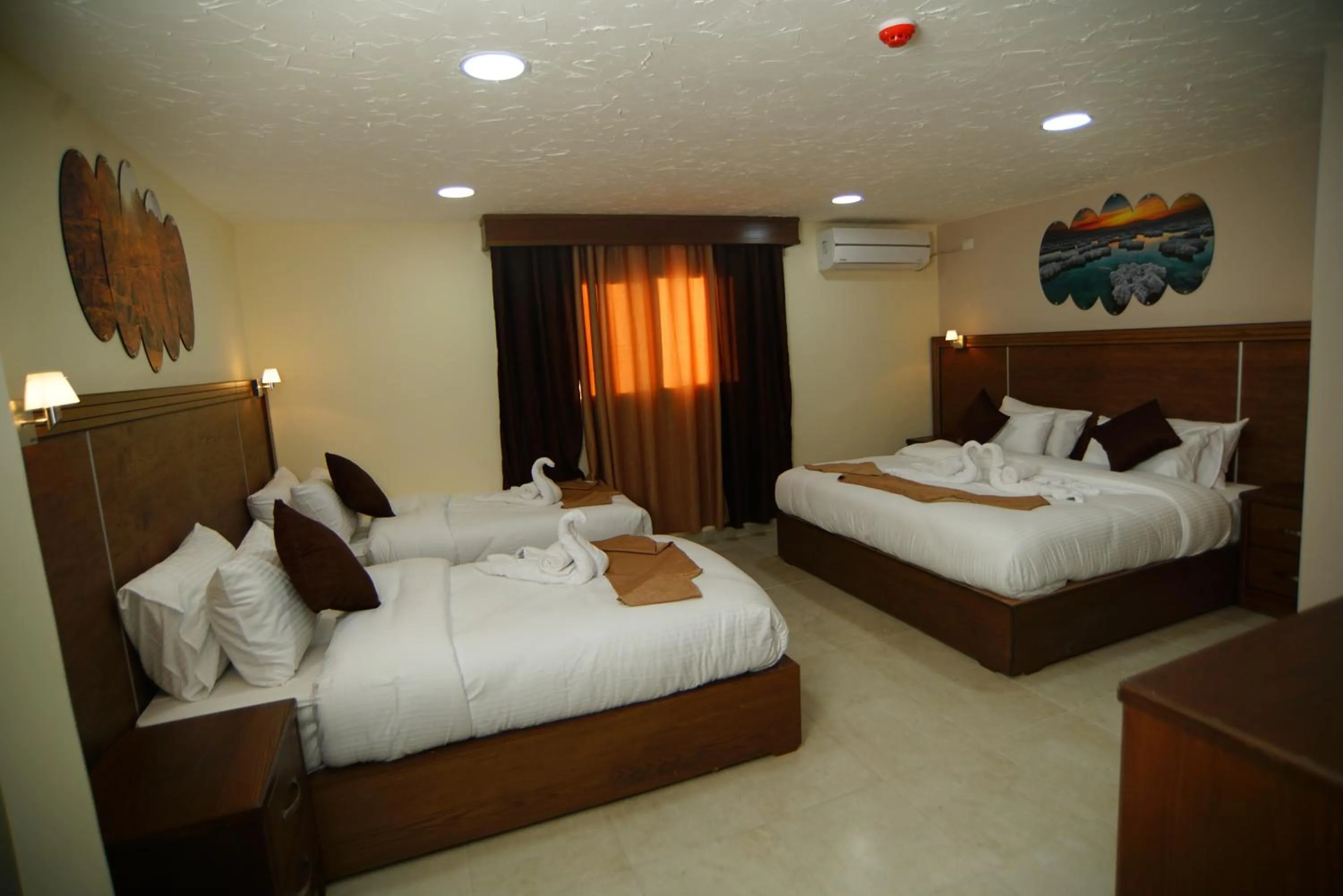 Photo of the whole room, Bed in Petra Aretas Hotel