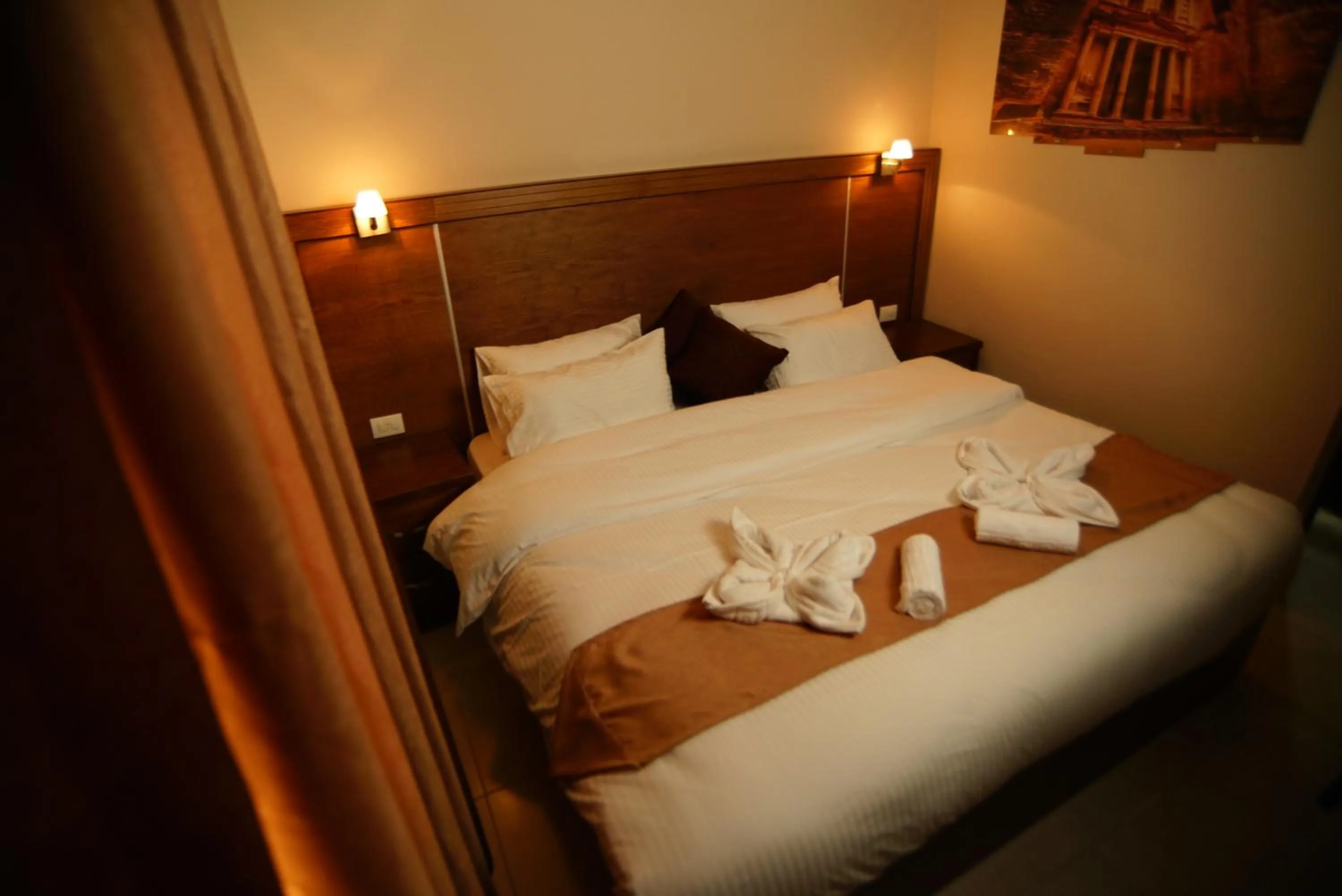Photo of the whole room, Bed in Petra Aretas Hotel