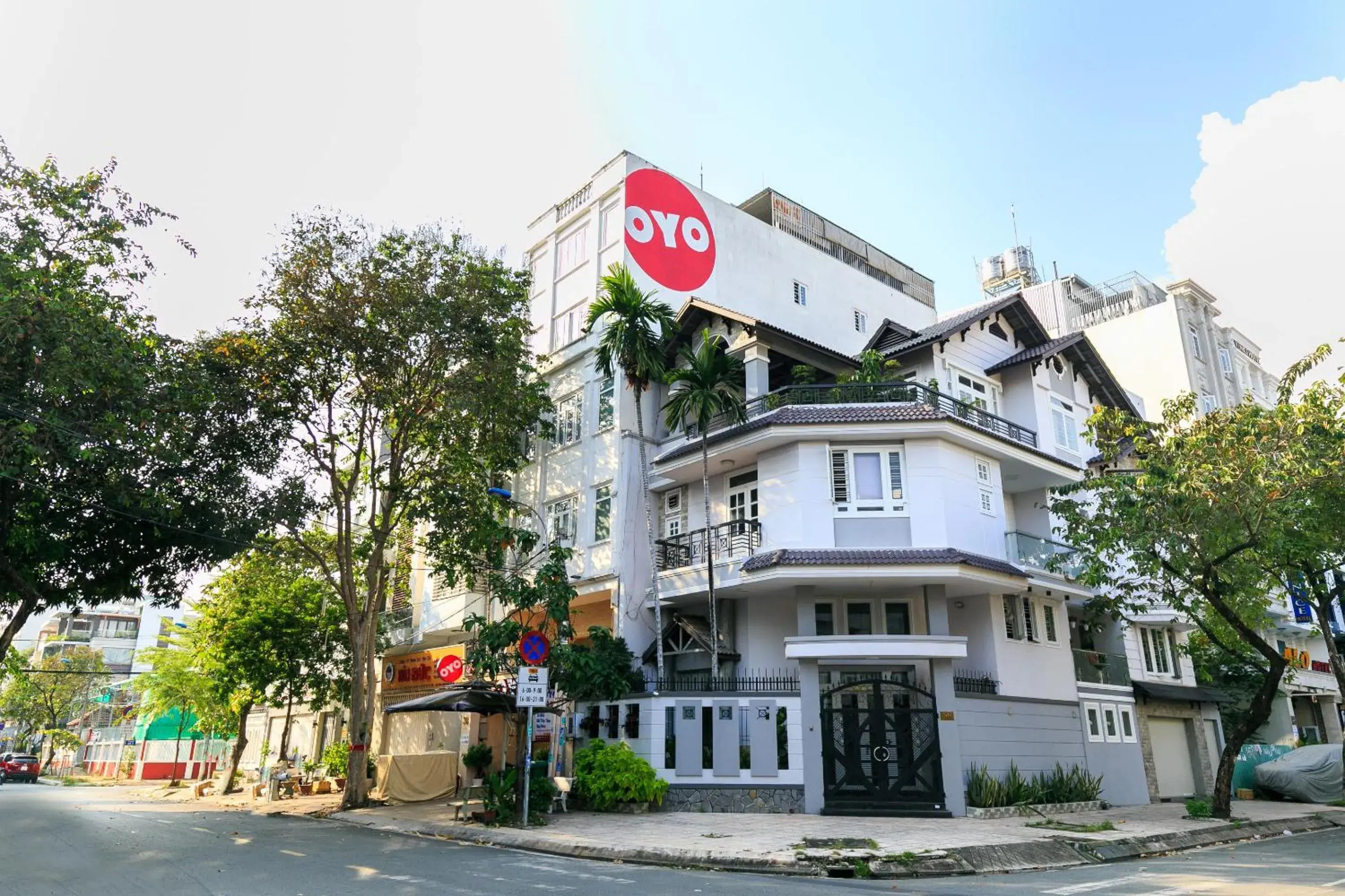 Property building in Hung Phat Hotel - Trung Son Property building in Hung Phat Hotel - Trung Son