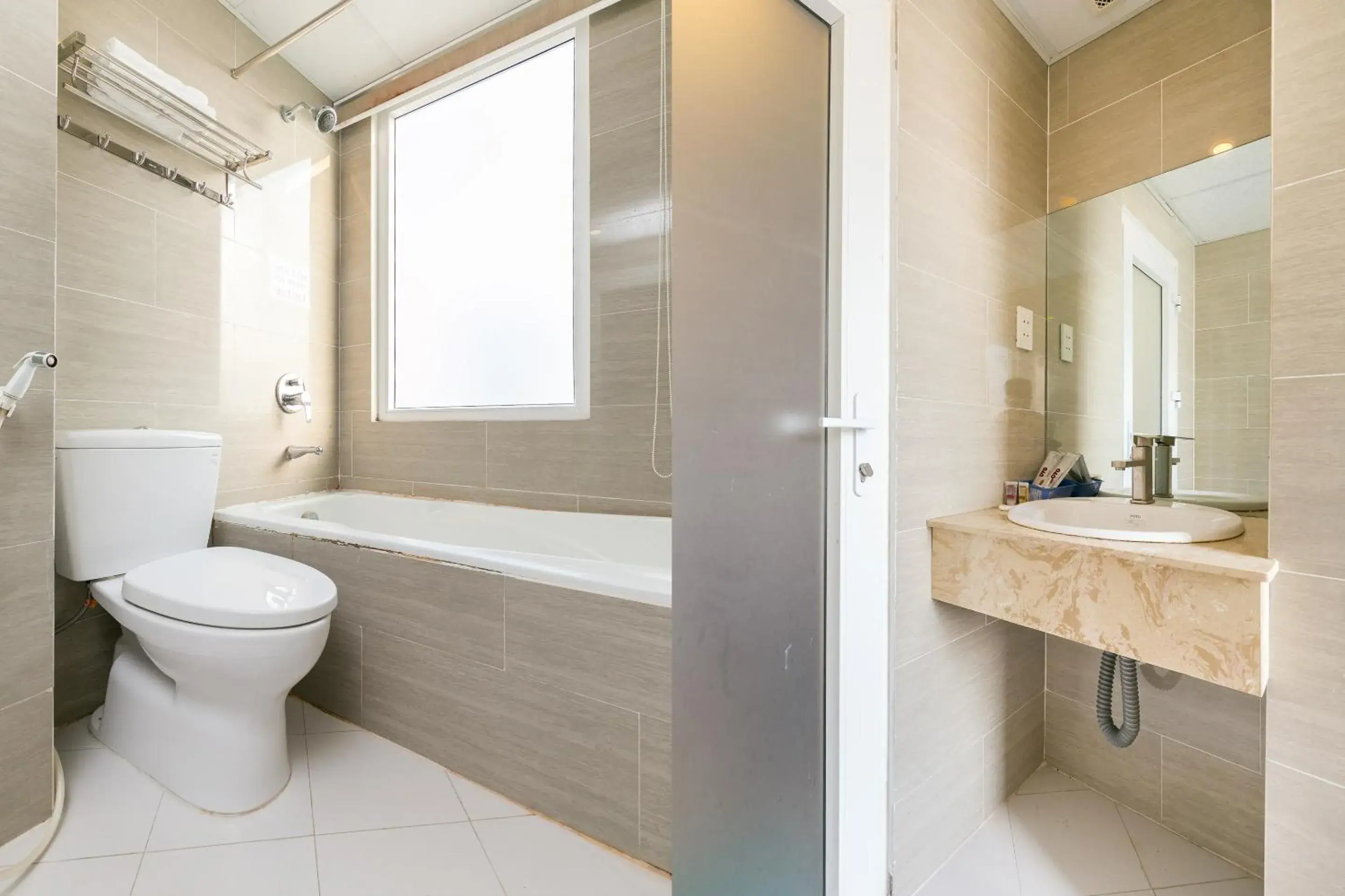 Bathroom in Hung Phat Hotel - Trung Son Bathroom in Hung Phat Hotel - Trung Son