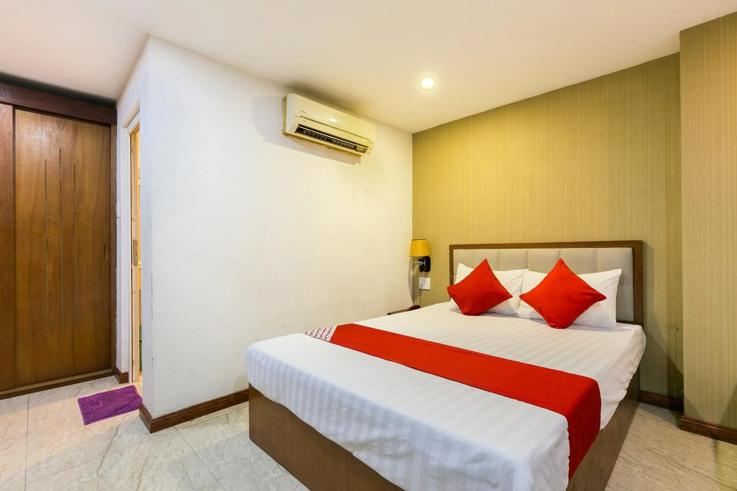 Photo of the whole room, Bed in Hung Phat Hotel - Trung Son