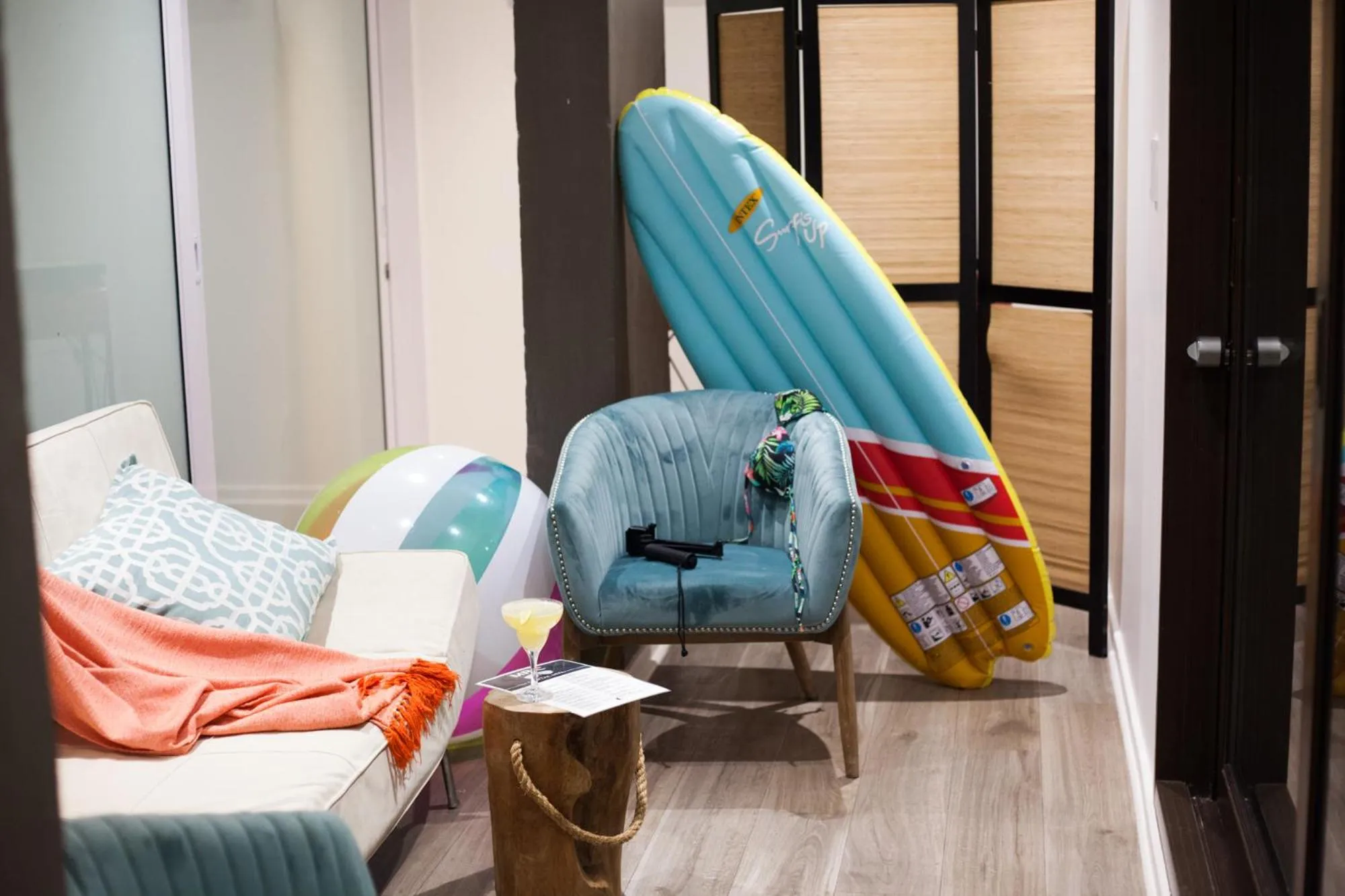 Seating area in Mister C