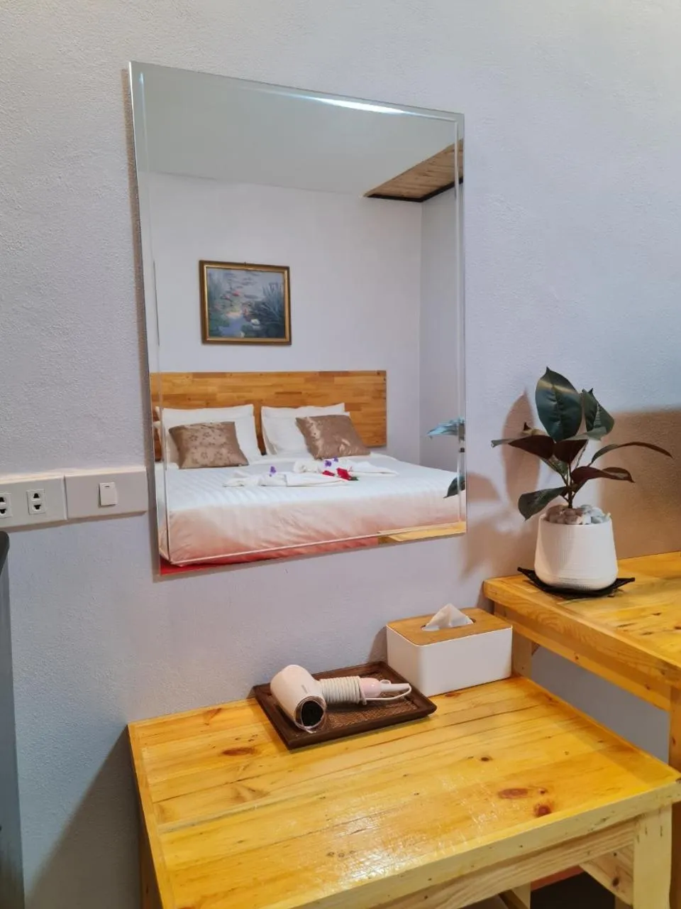 Bed in Mookboonchu Guesthouse ,Kohmook Trang