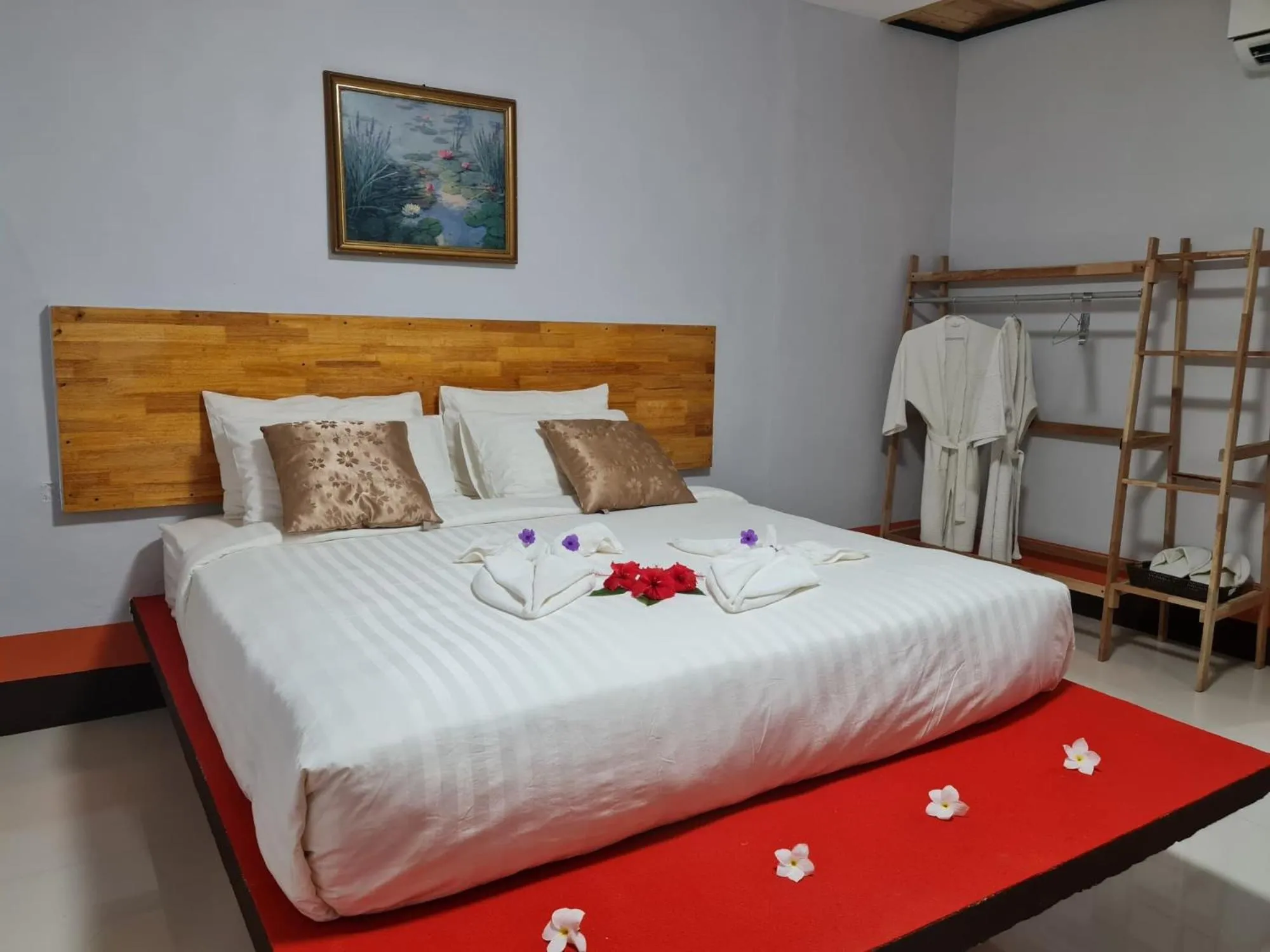 Bed in Mookboonchu Guesthouse ,Kohmook Trang