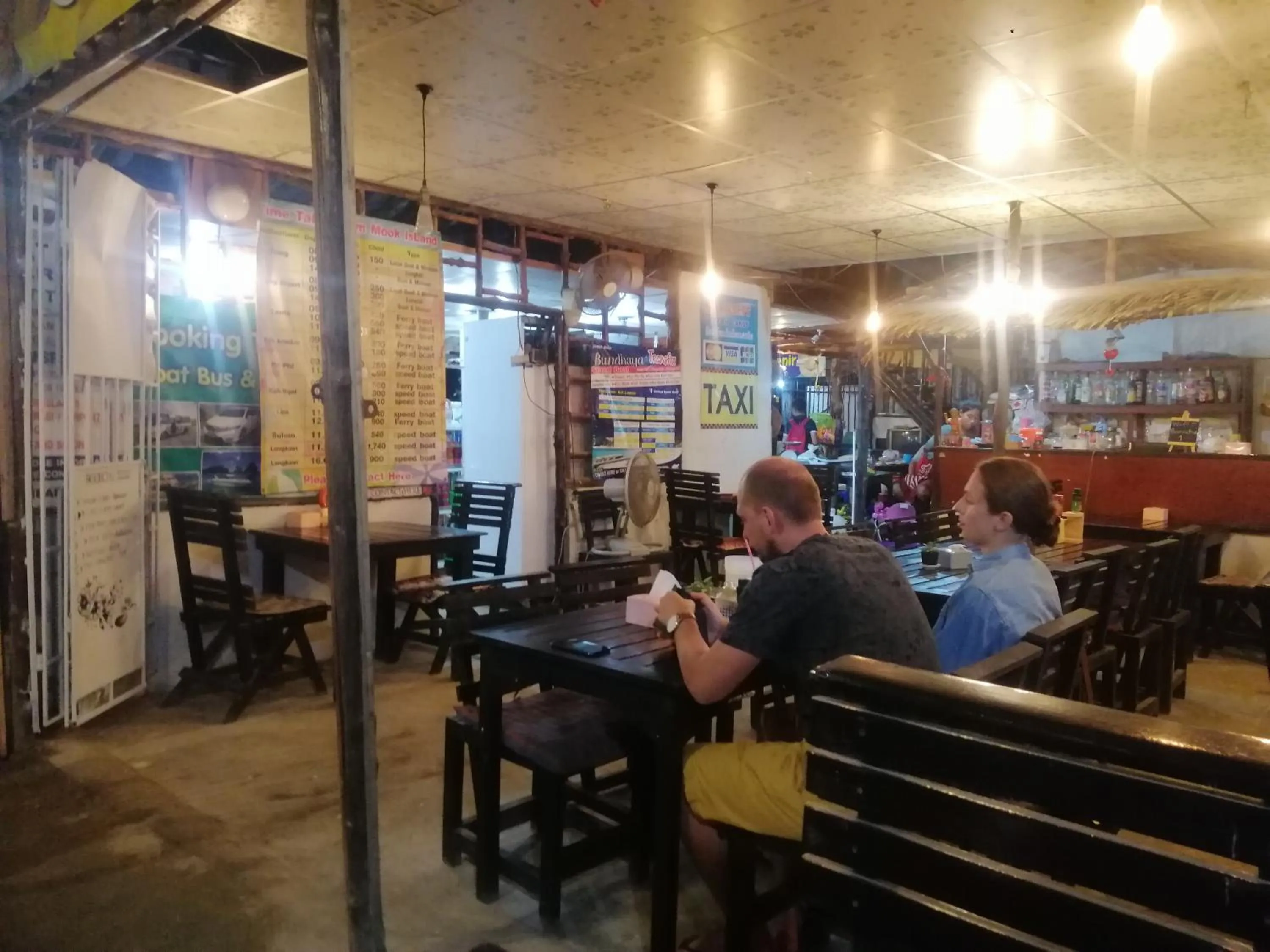 Restaurant/places to eat in Mookboonchu Guesthouse ,Kohmook Trang