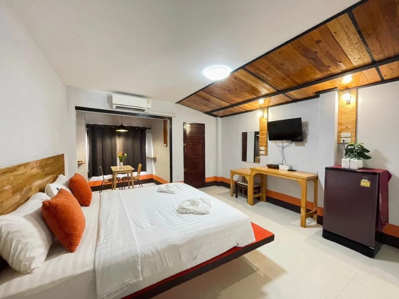 Photo of the whole room, Bed in Mookboonchu Guesthouse ,Kohmook Trang