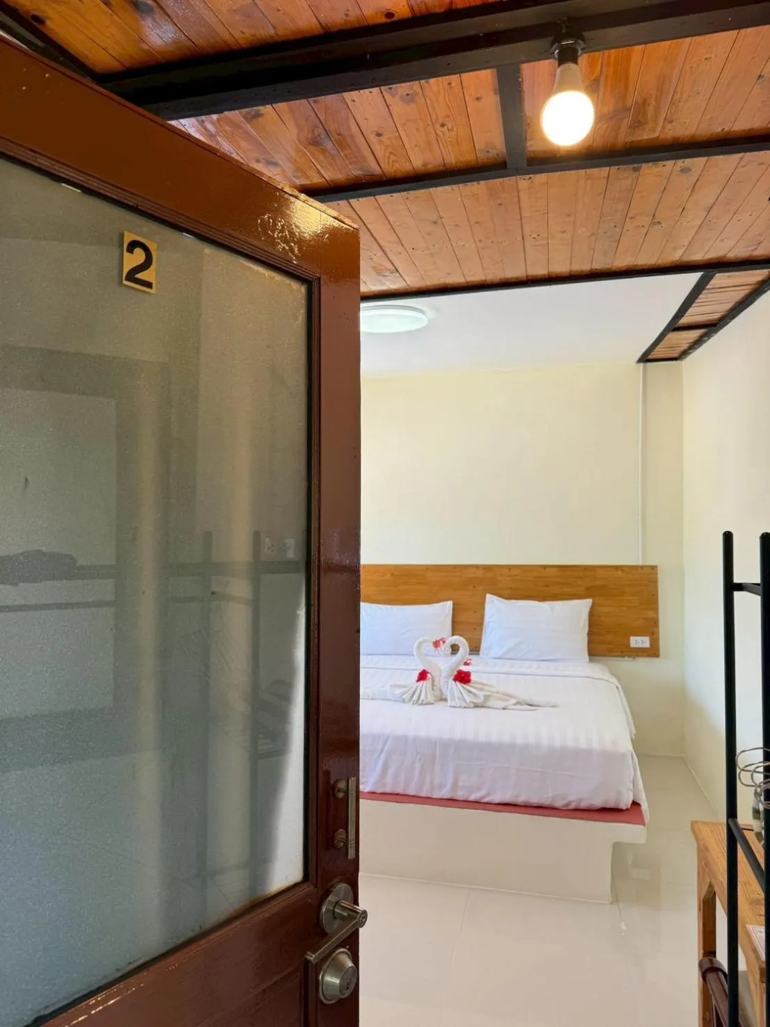 Facade/entrance, Bed in Mookboonchu Guesthouse ,Kohmook Trang