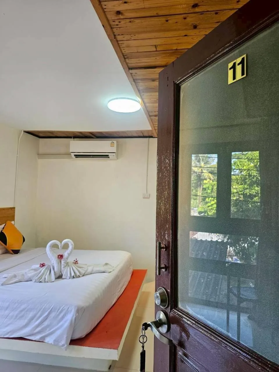 Photo of the whole room, Bed in Mookboonchu Guesthouse ,Kohmook Trang