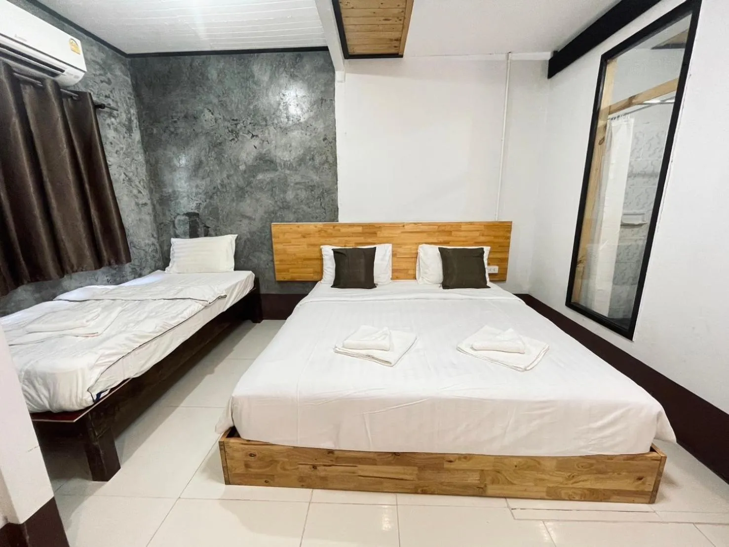 Bed in Mookboonchu Guesthouse ,Kohmook Trang