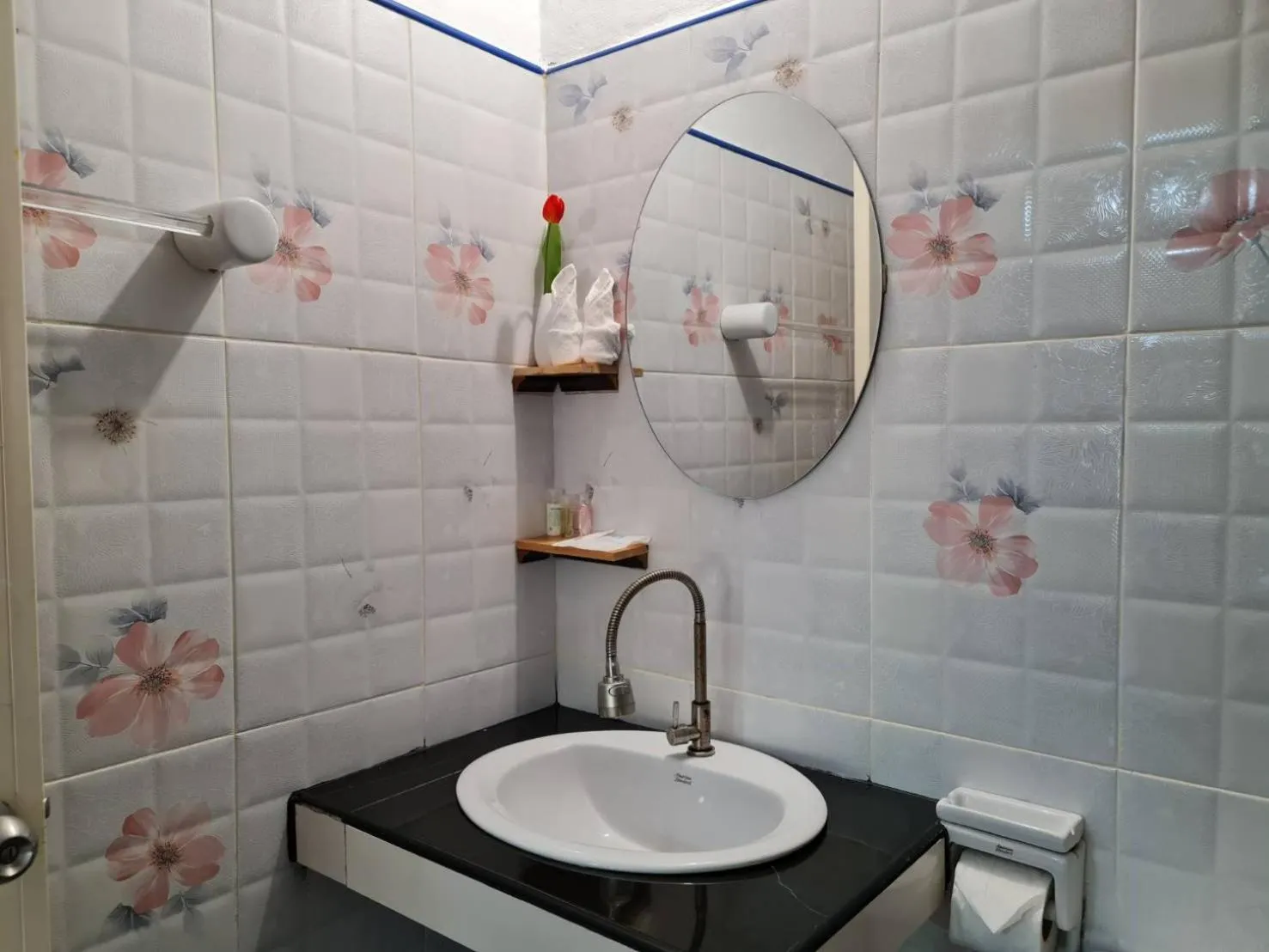 Toilet in Mookboonchu Guesthouse ,Kohmook Trang