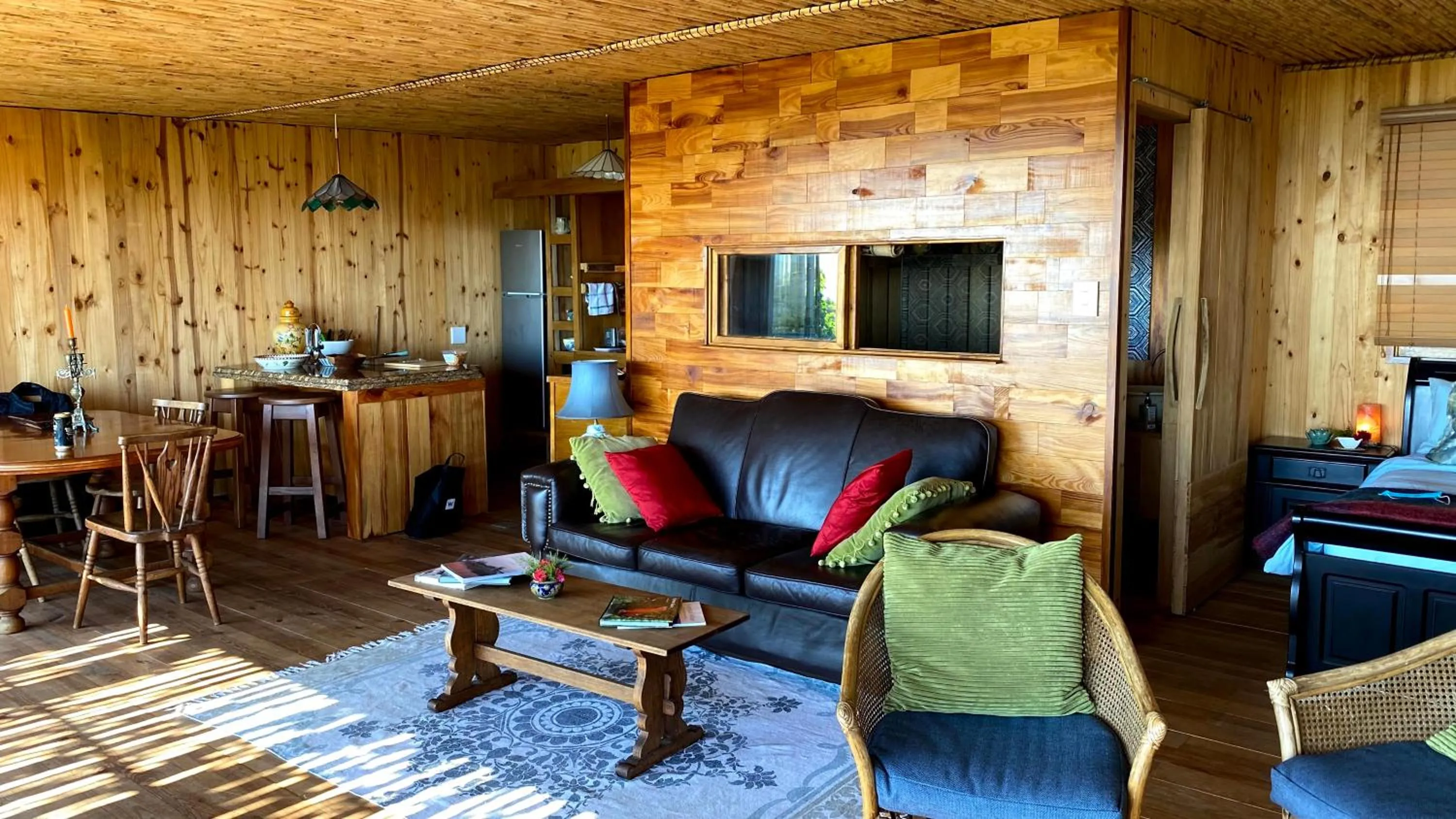 Living room in Scarborough Nature Lodge