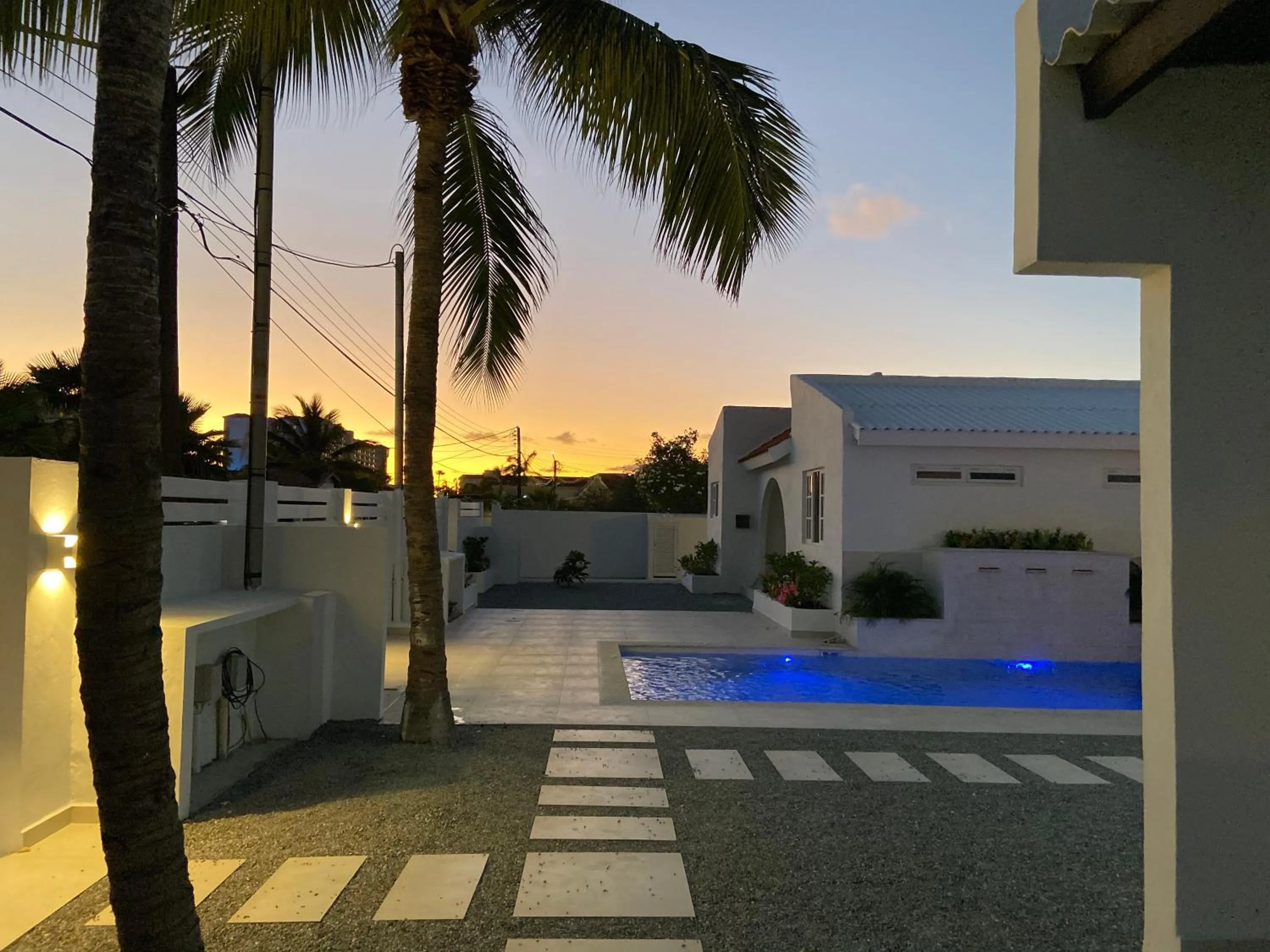Pool view in Movida Inn Aruba