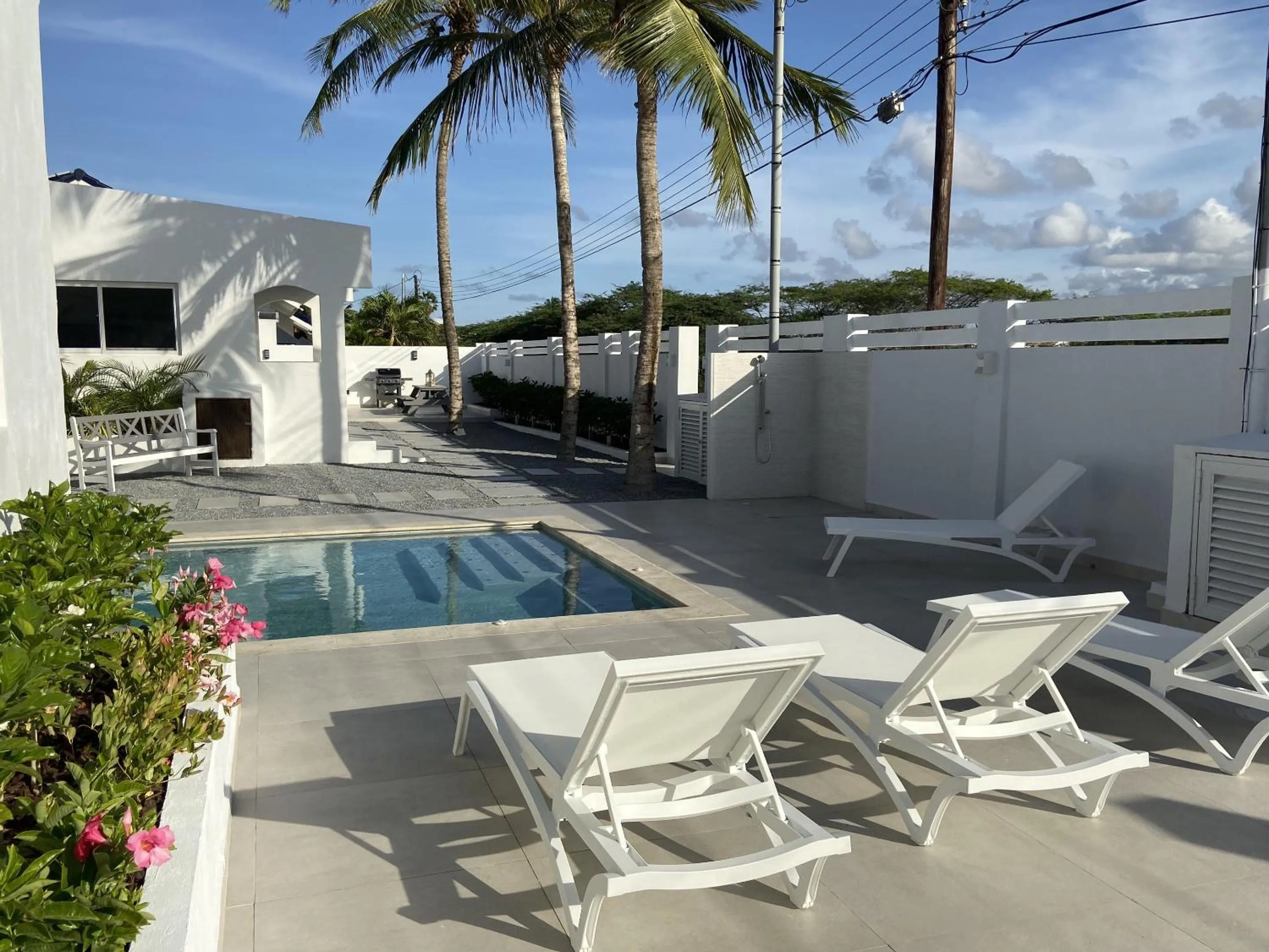 Property building in Movida Inn Aruba