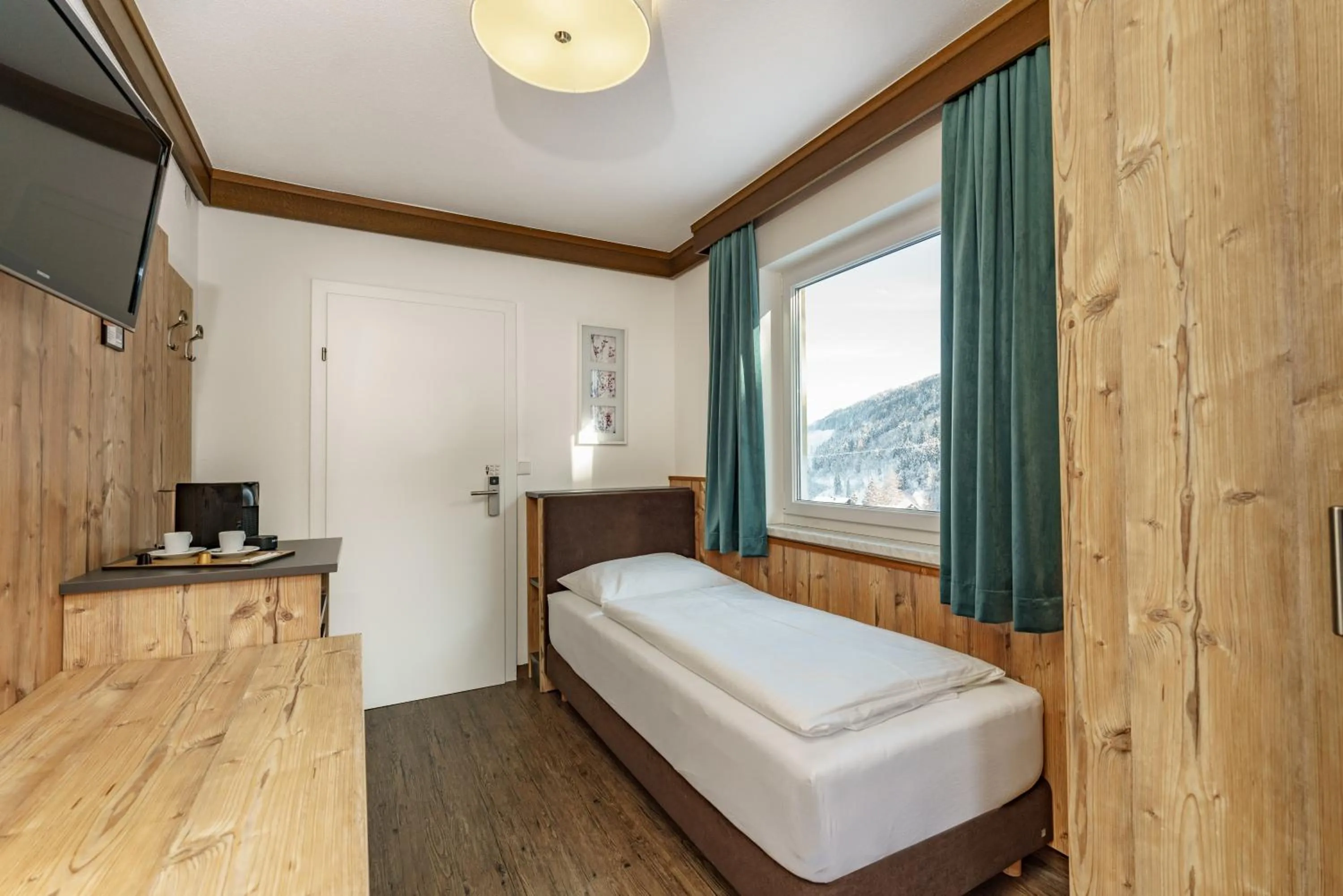 Photo of the whole room, Bed in Landhaus Hubertus Wellness & Breakfast