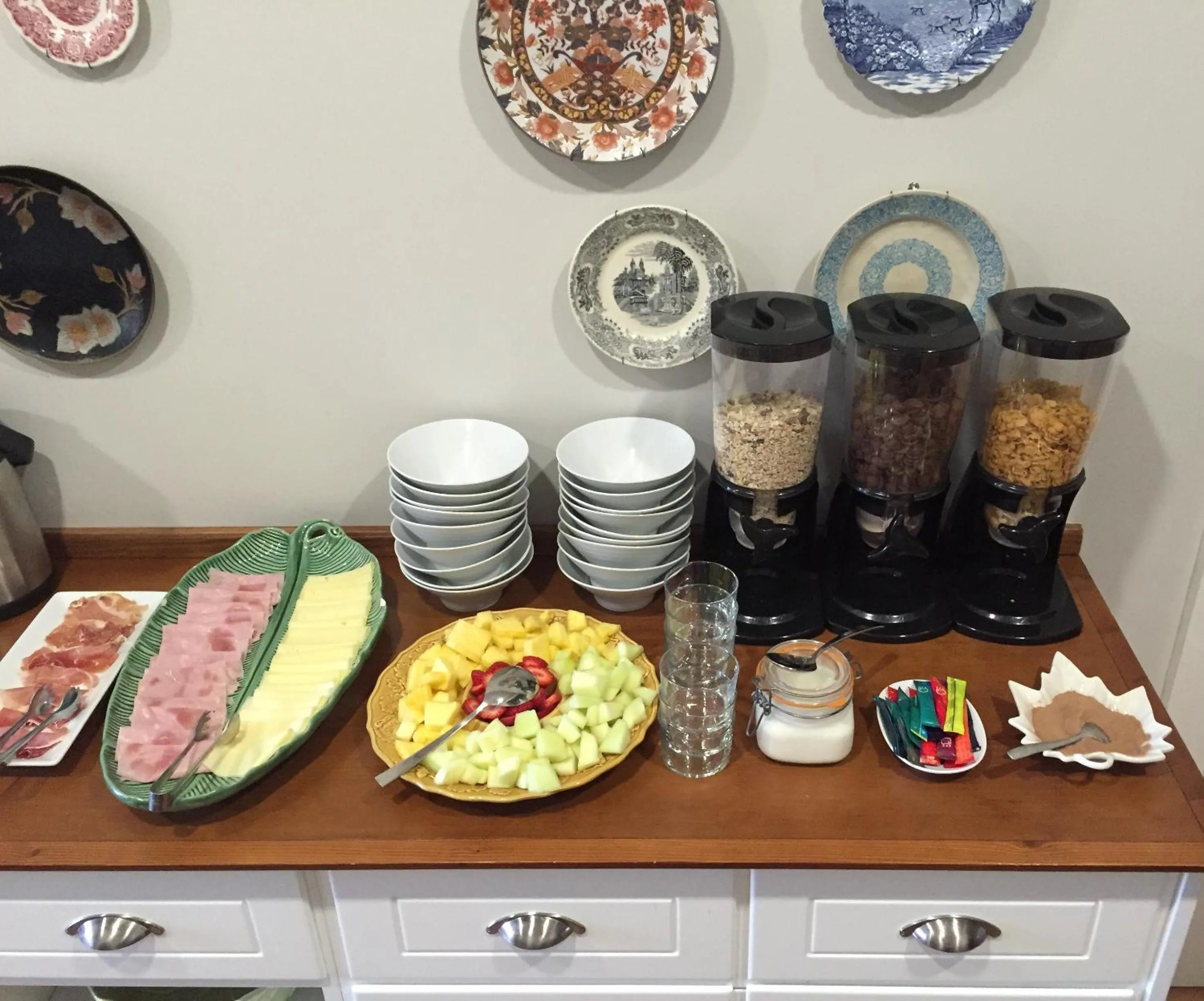 Breakfast in B The Guest Downtown