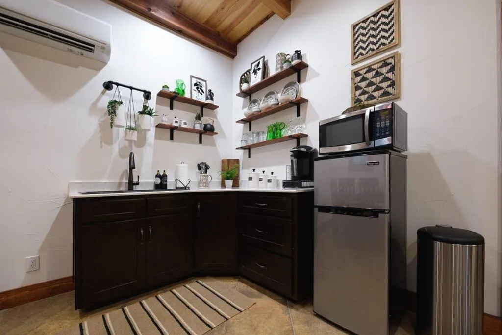 Little Dutch Cabin #3 - 12 min to Magnolia-Baylor