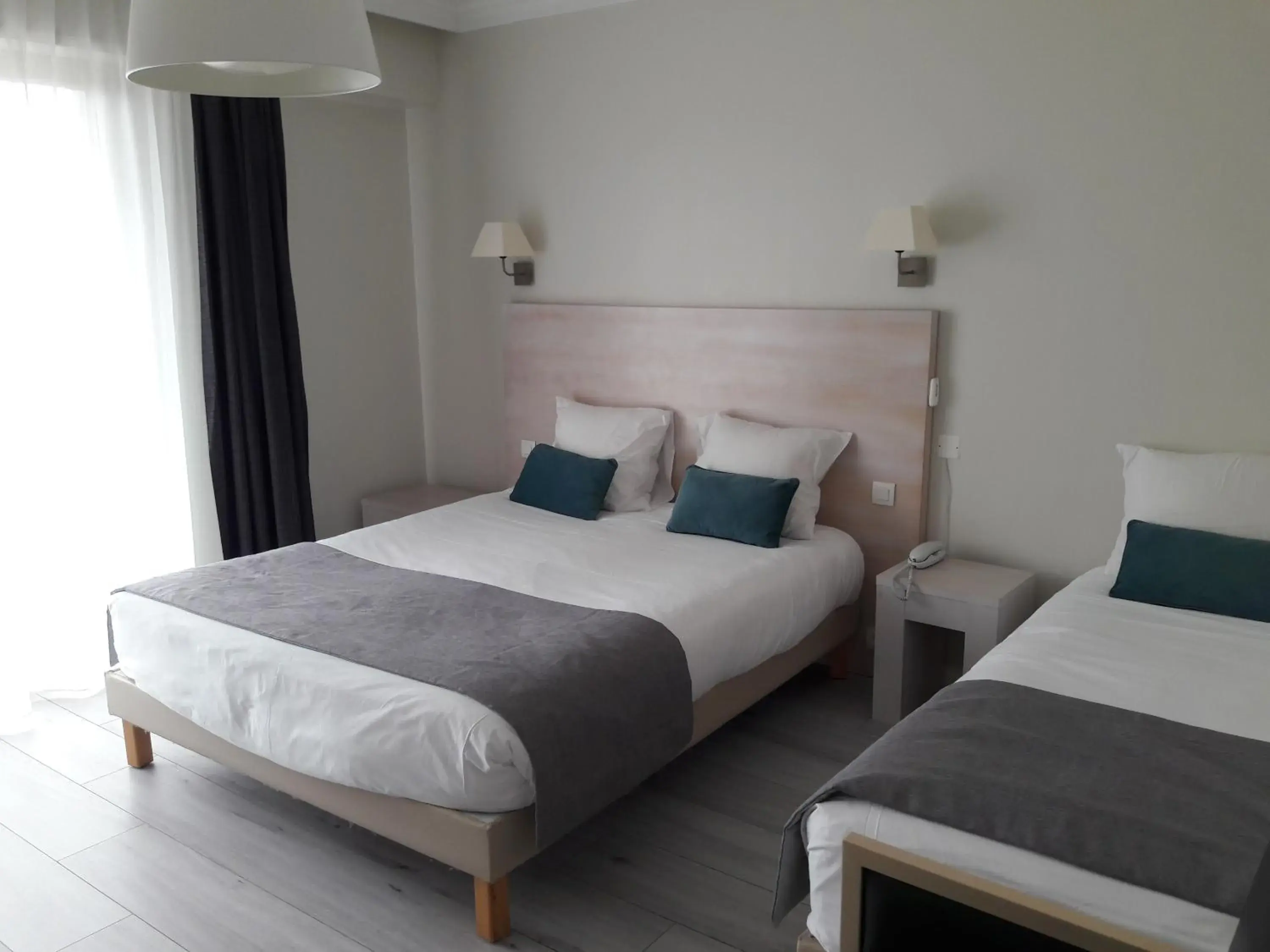 Triple Room in Hôtel Ker-Noyal Quiberon Plage Triple Room in Hôtel Ker-Noyal Quiberon Plage