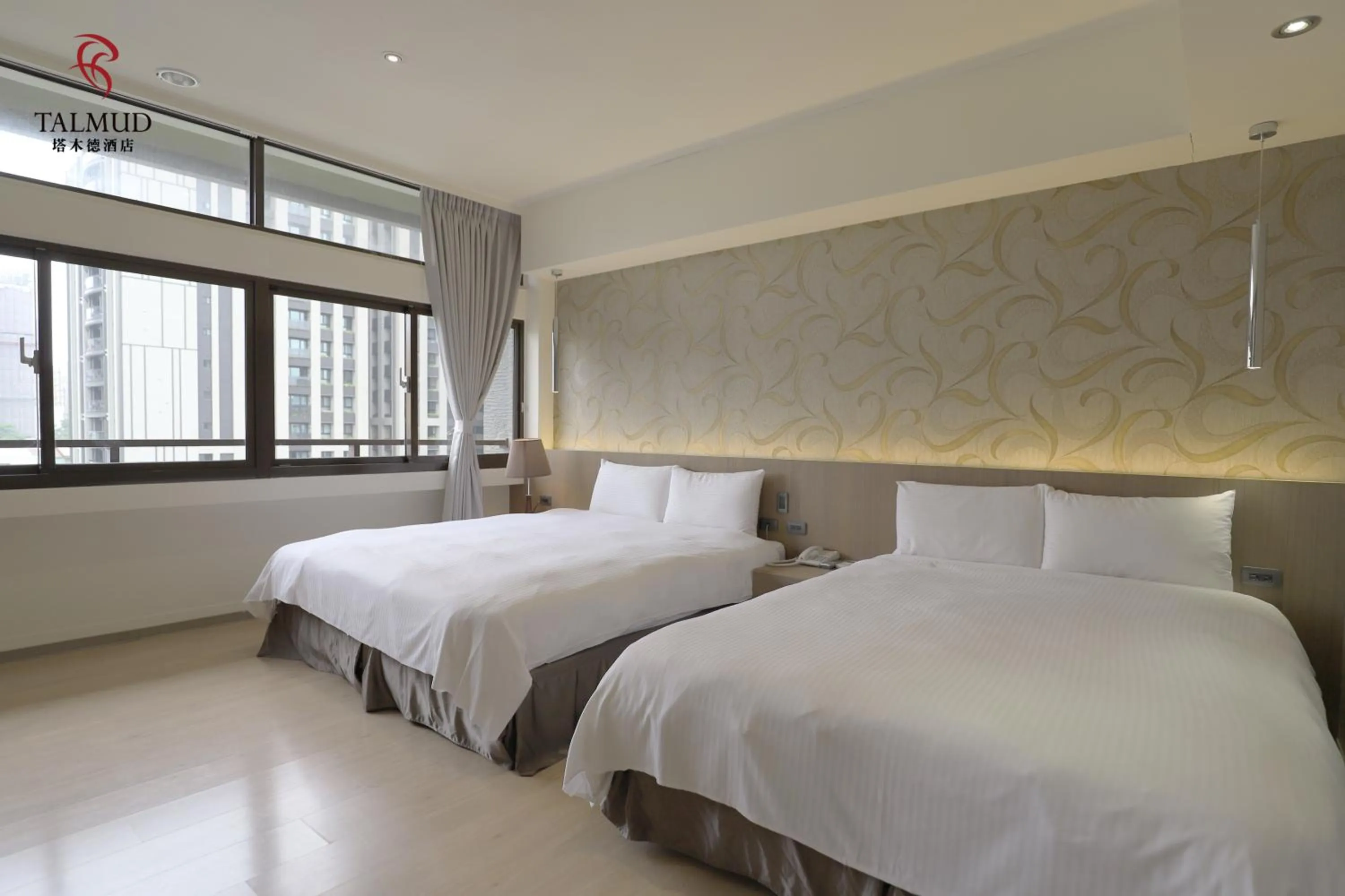 Photo of the whole room, Bed in Talmud Hotel Taichung