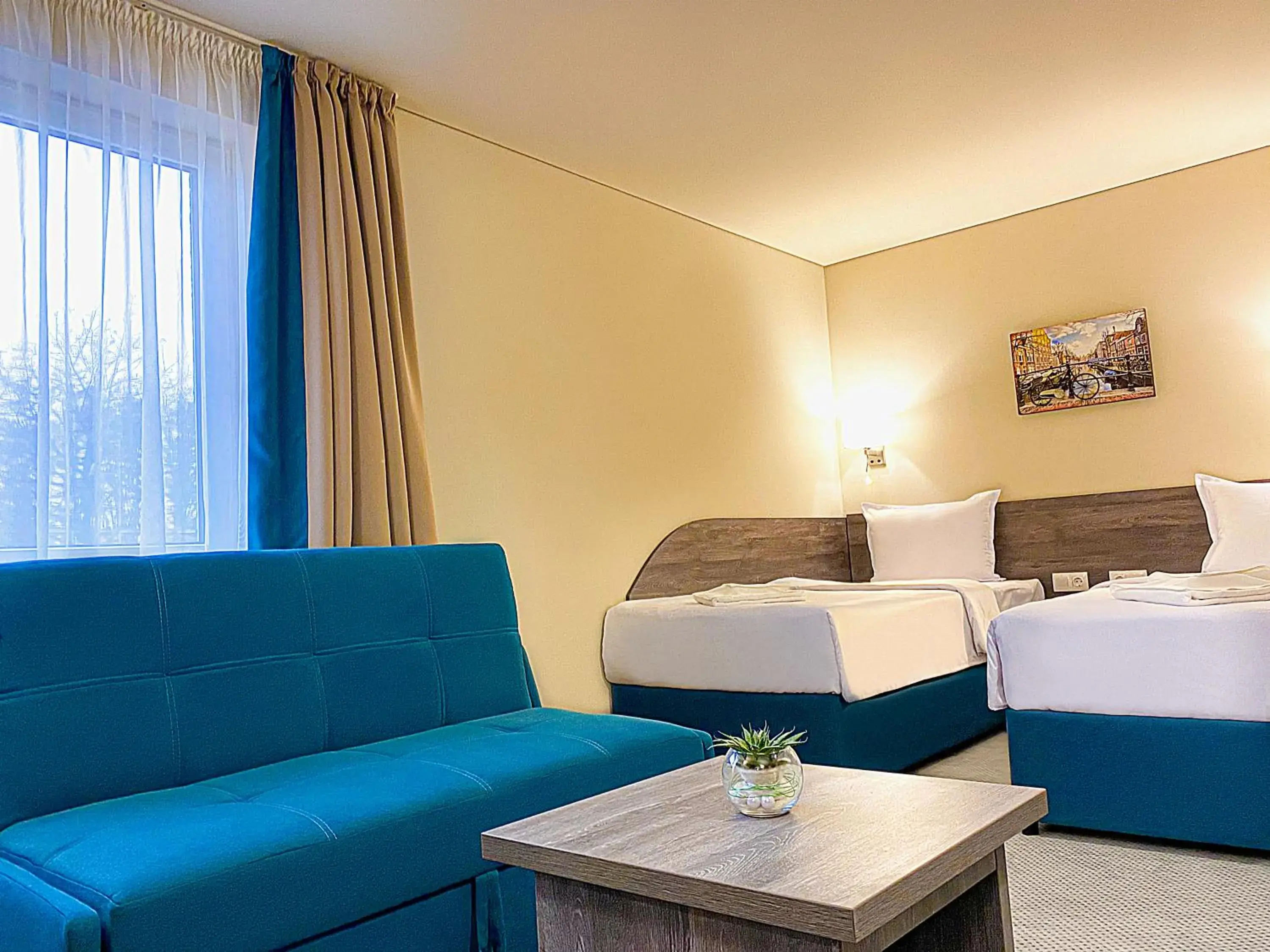 Triple Room with Private Bathroom in Terminal Park Triple Room with Private Bathroom in Terminal Park