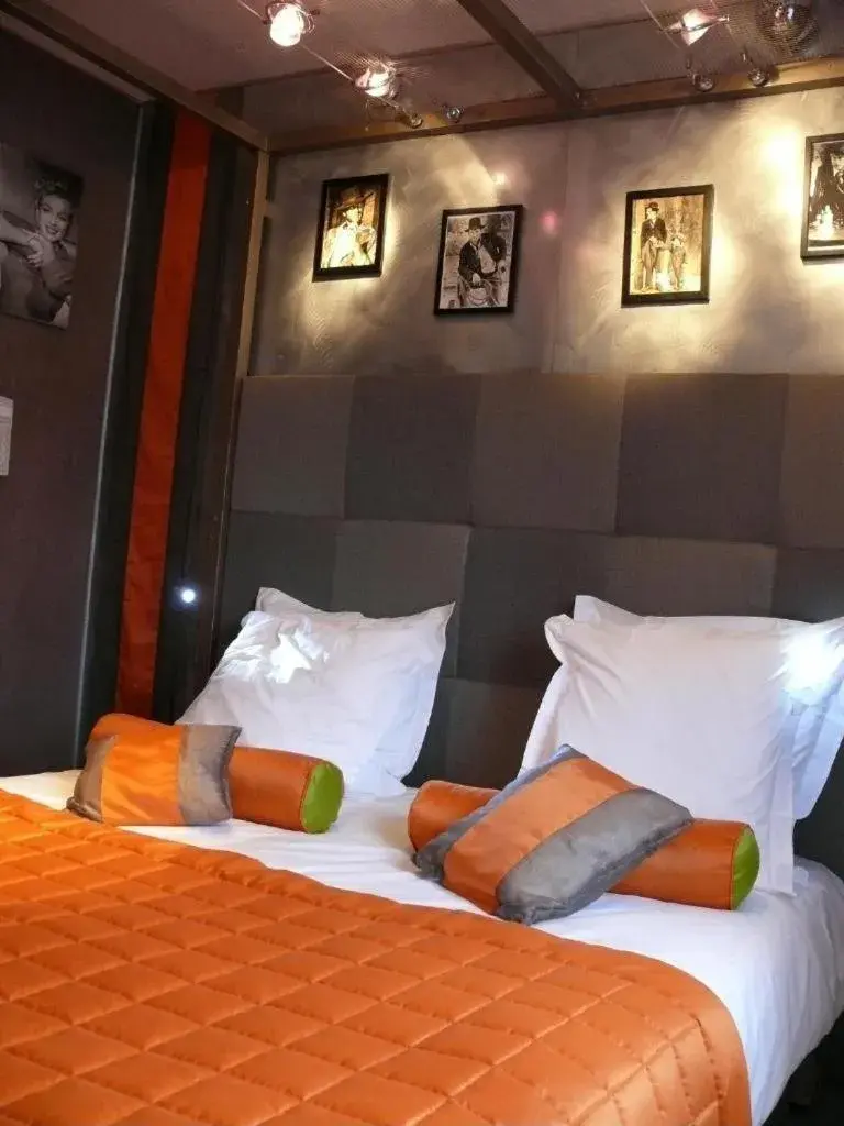 Bed in Hotel Le Rocher Blanc Bed in Hotel Le Rocher Blanc