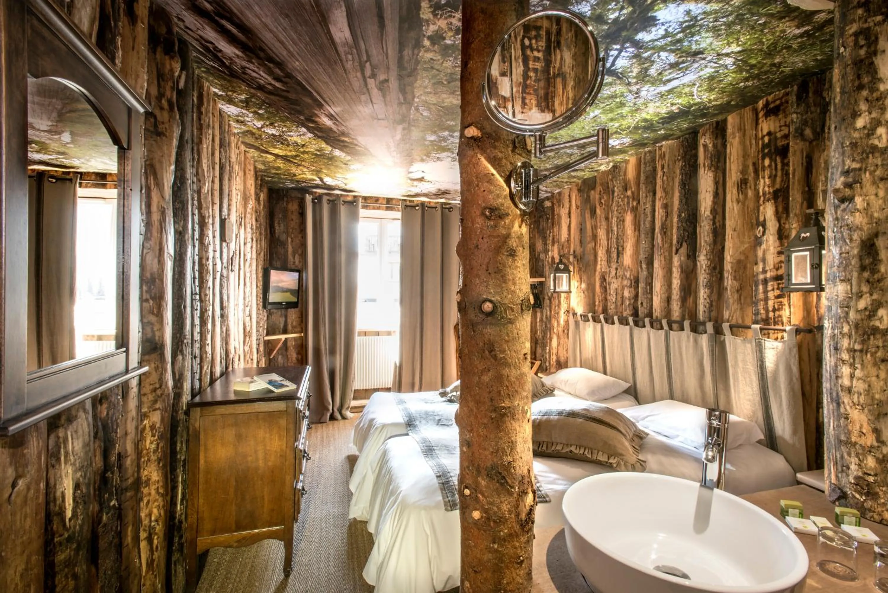 Decorative detail in Hotel Le Rocher Blanc