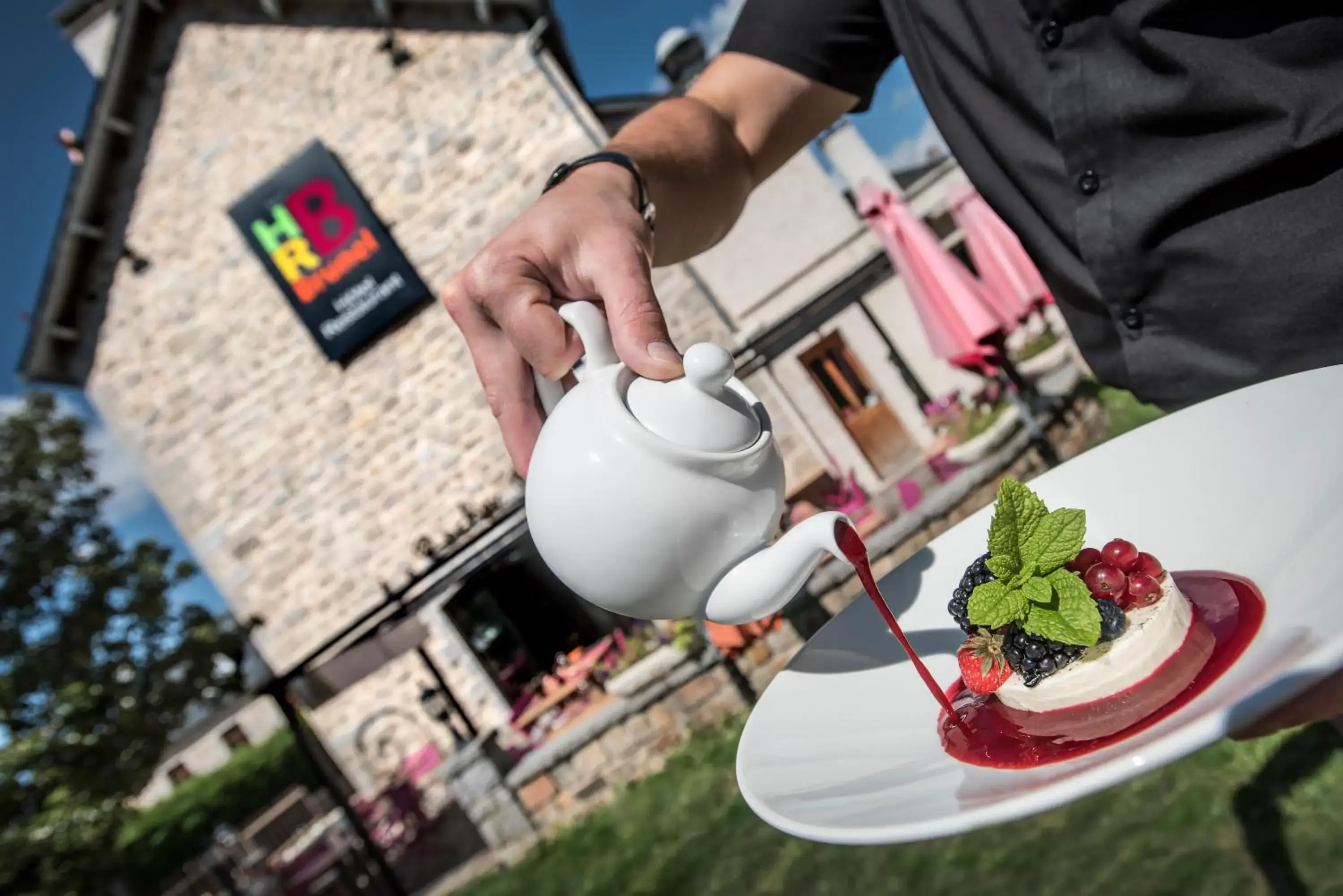 Restaurant/places to eat in Hotel Le Rocher Blanc Restaurant/places to eat in Hotel Le Rocher Blanc